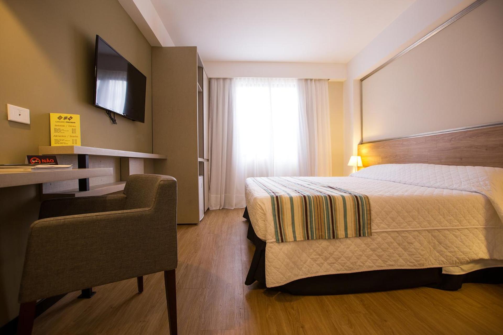 Deluxe Room with 1 Double Bed - Photo 6