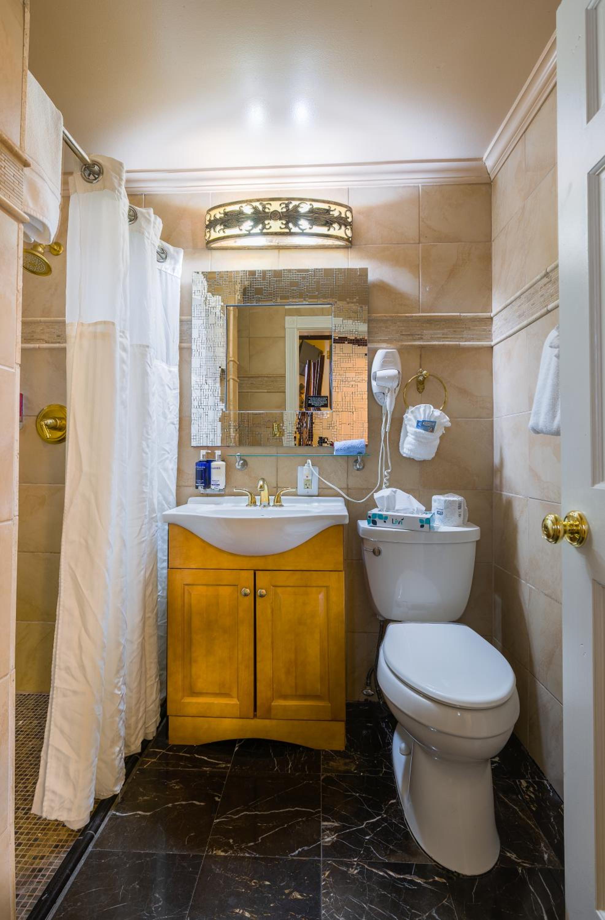 Luxury Queen Room photo 3