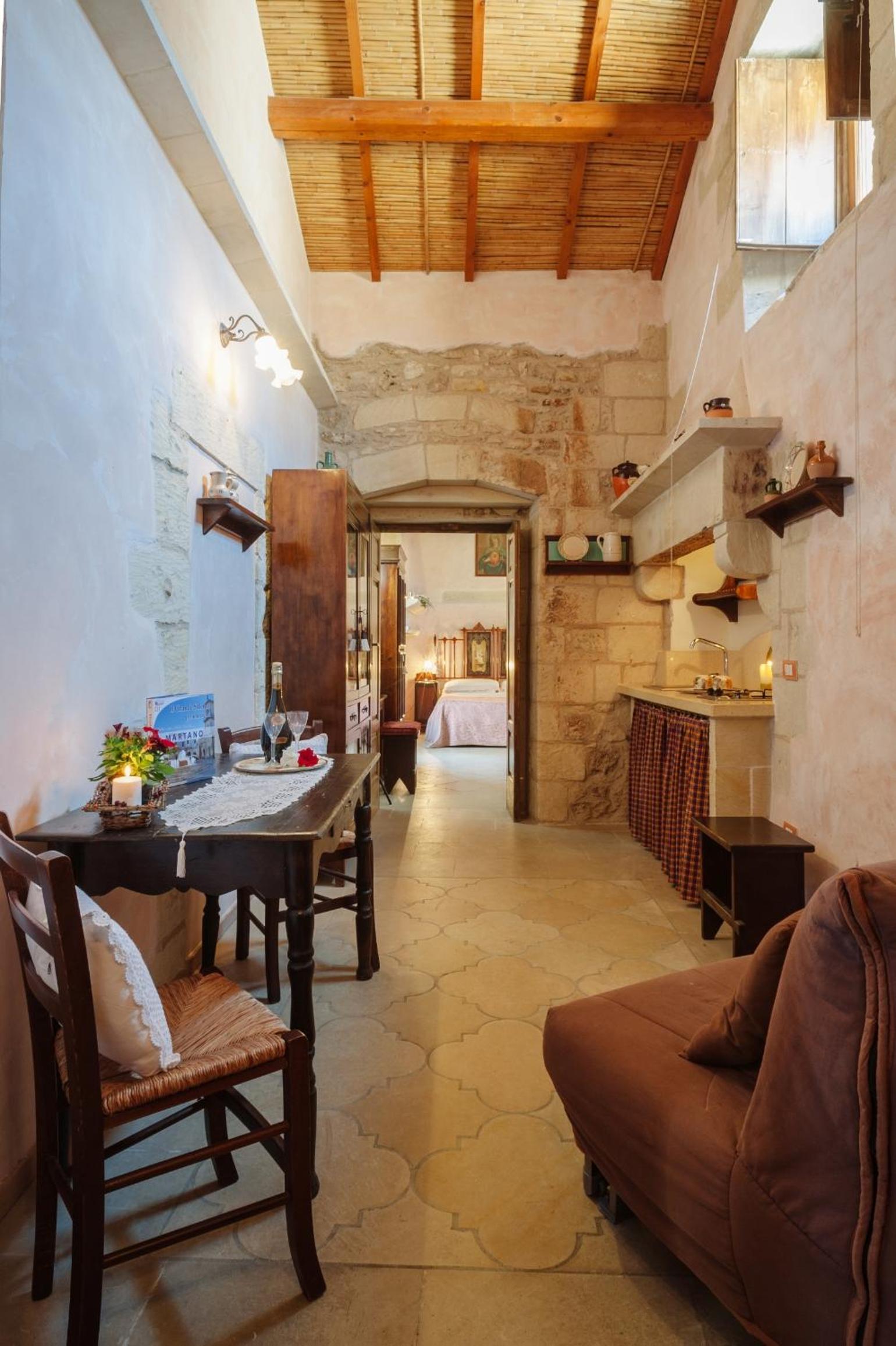 Junior Suite (3 Adults) - Photo 1