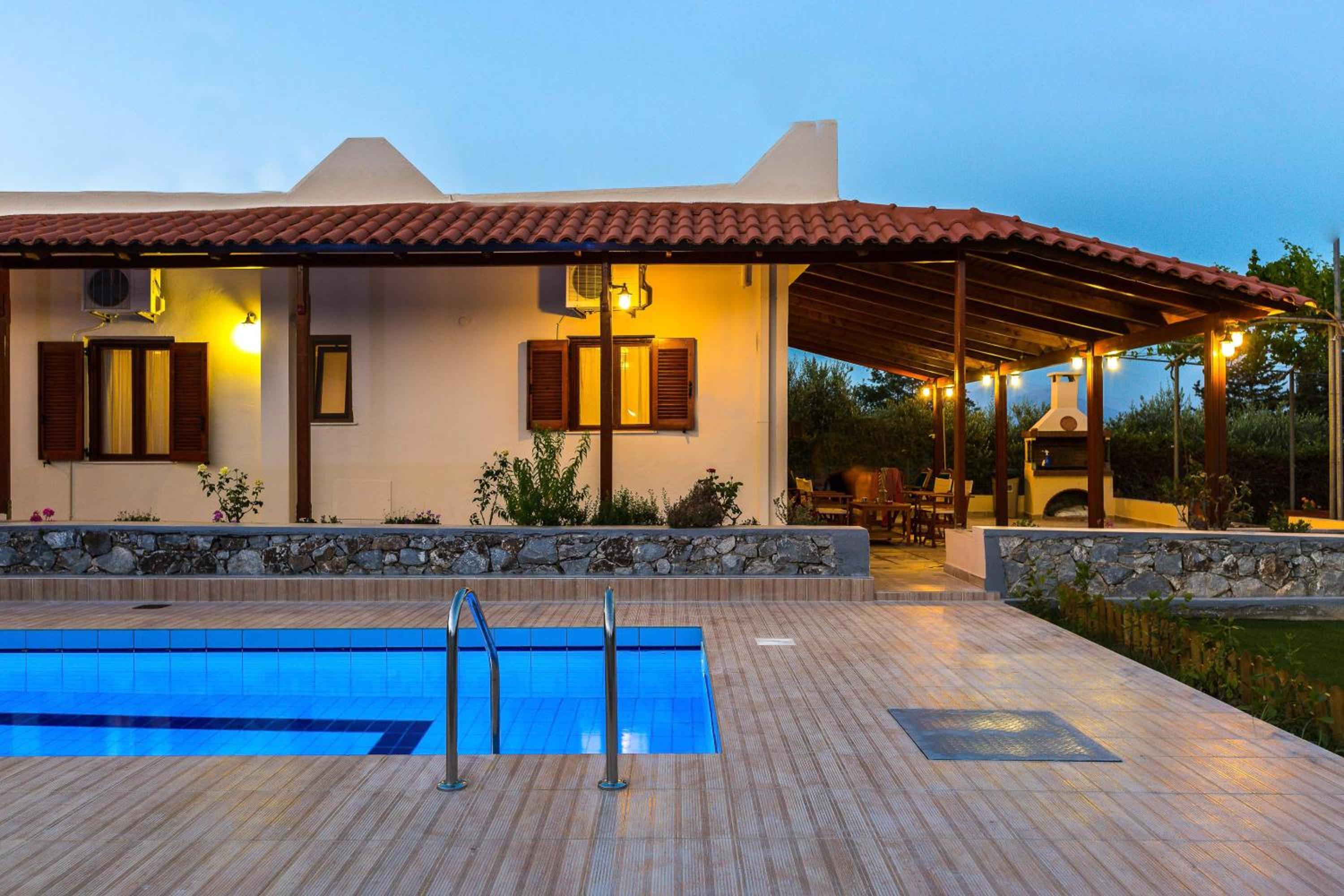 Three-Bedroom Villa photo 3