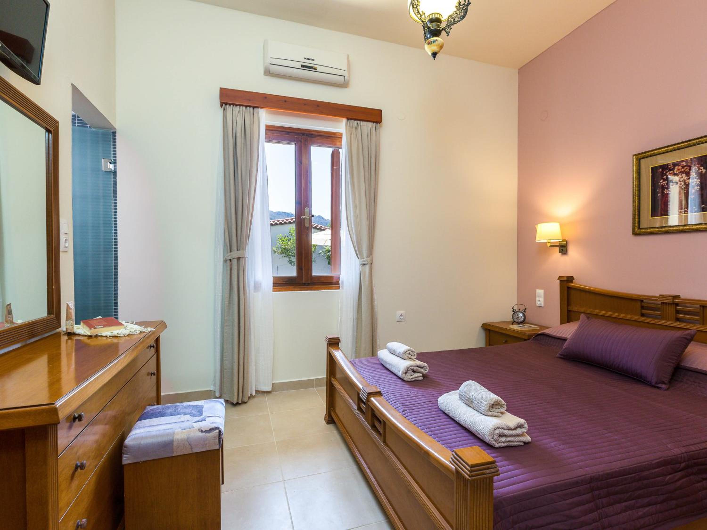 Three-Bedroom Villa photo 2