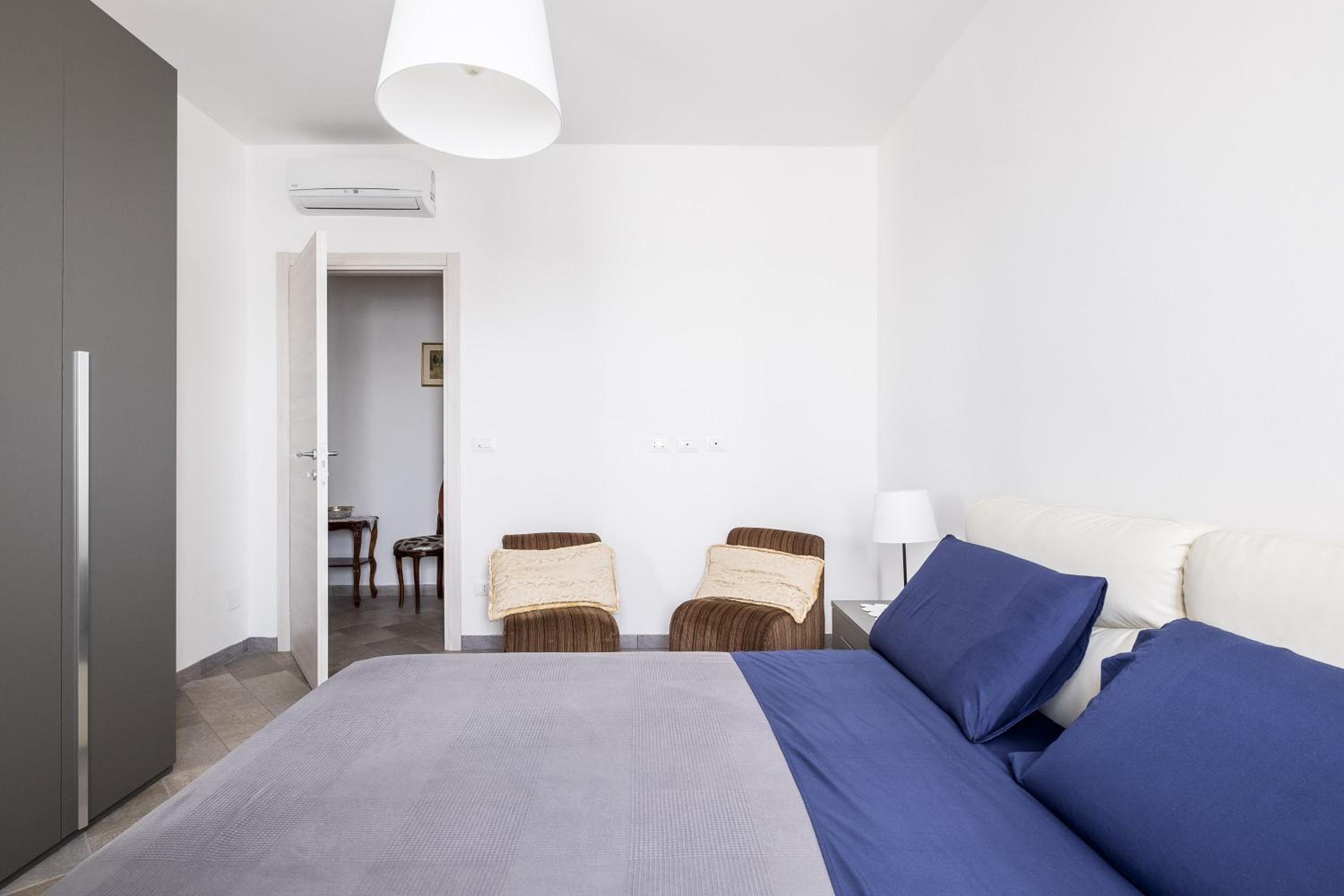Apartment - Photo 8