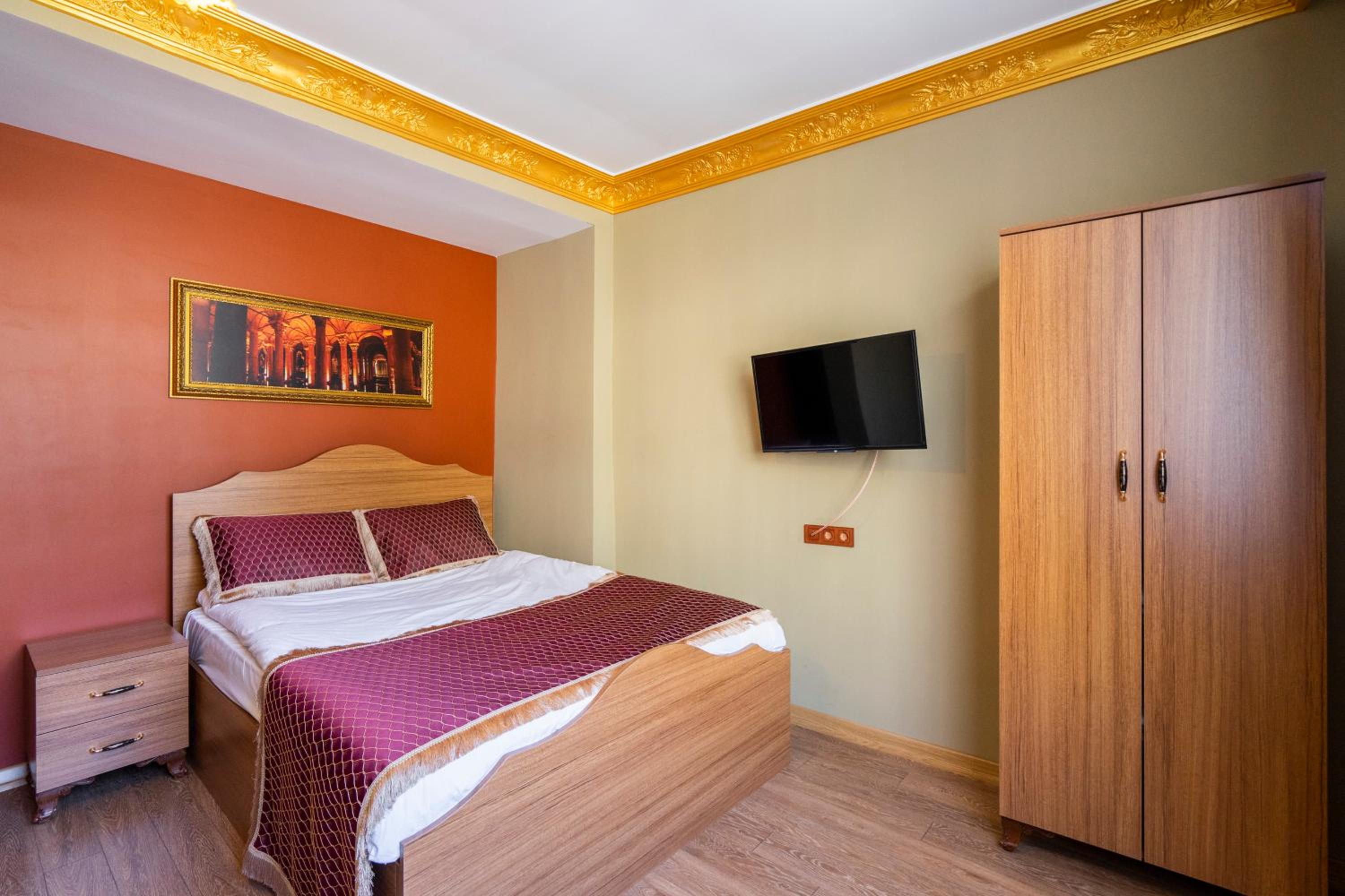 Large Double Room photo 1