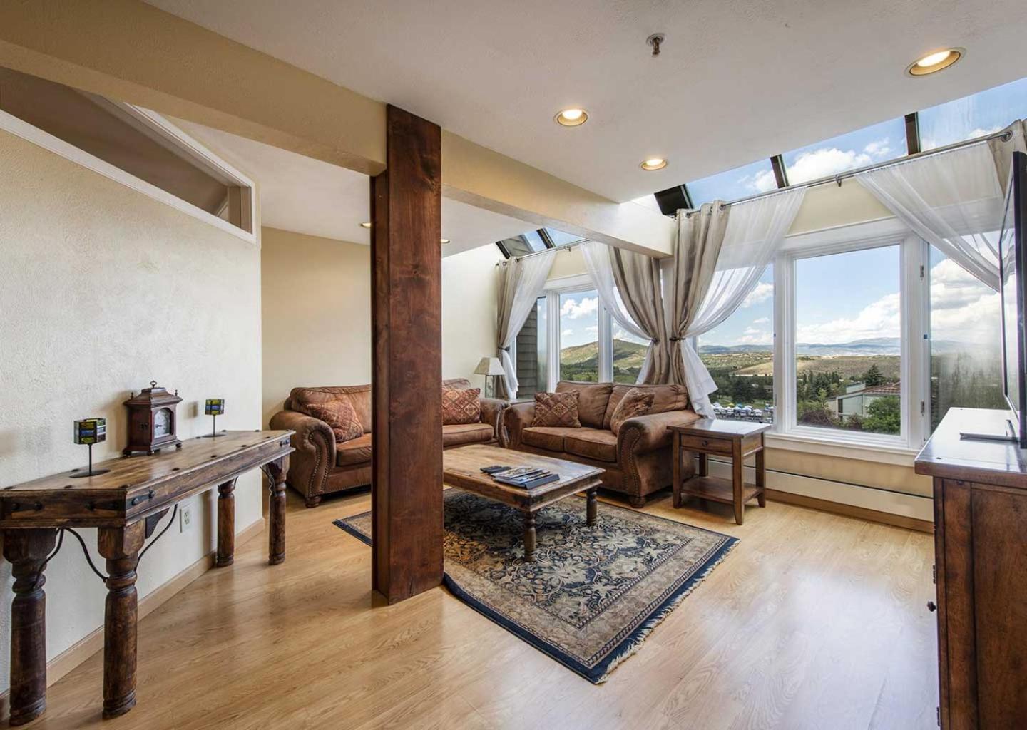 4 Bedroom Condominium  #254 - Photo 4