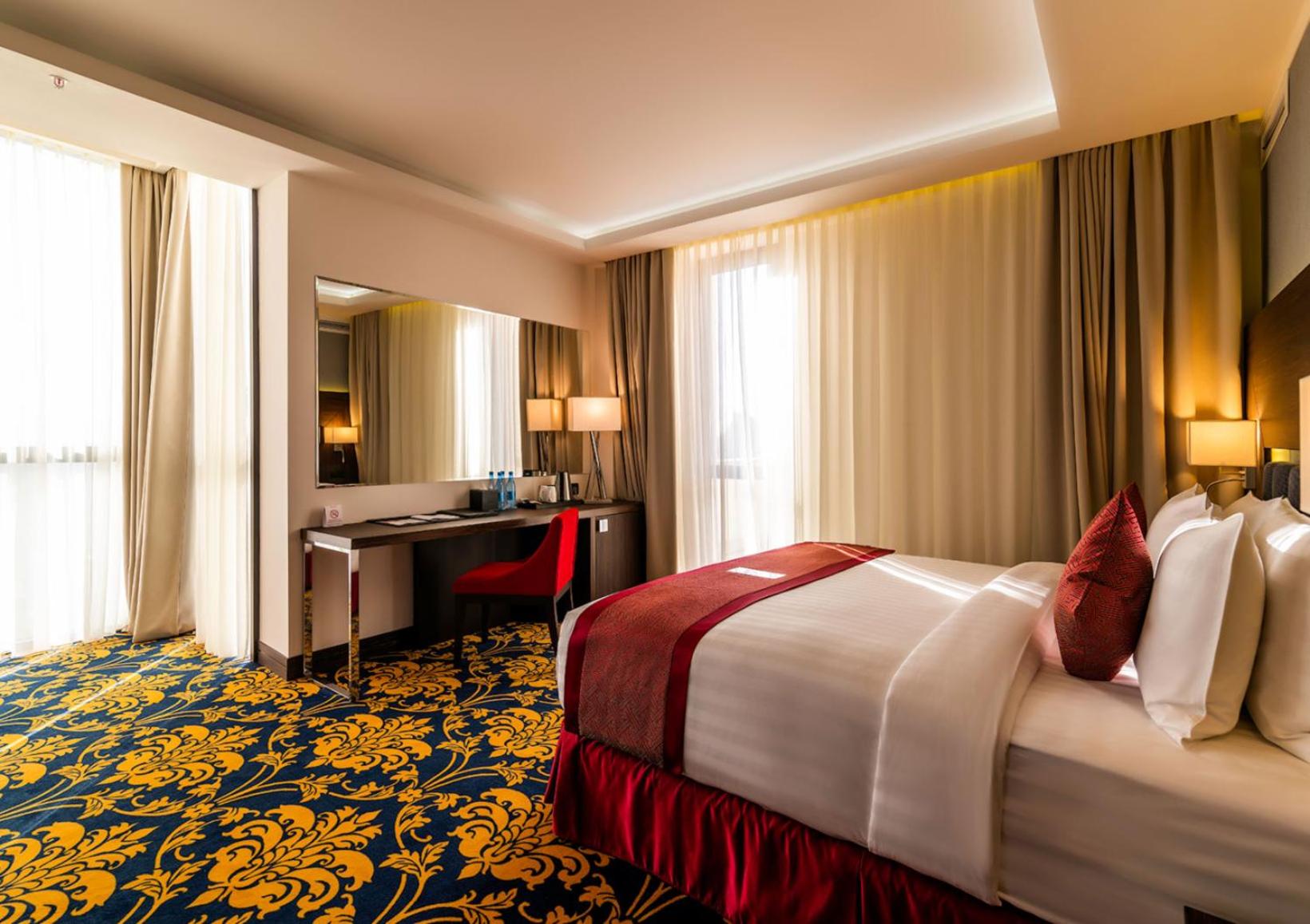 Junior King Suite photo 2