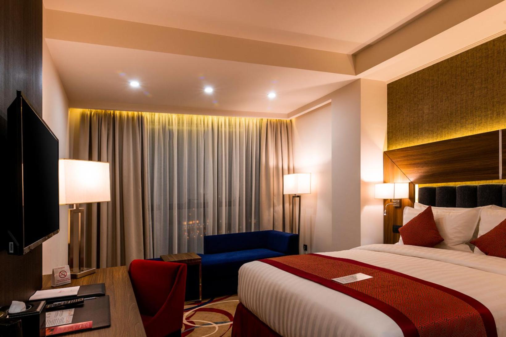 Standard King Room photo 3