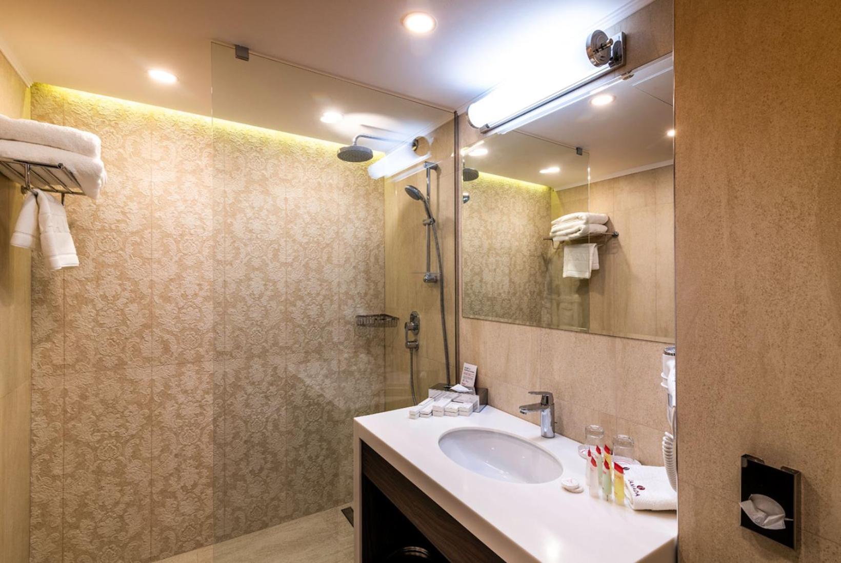 Two-Bedroom Presidential Suite photo 3