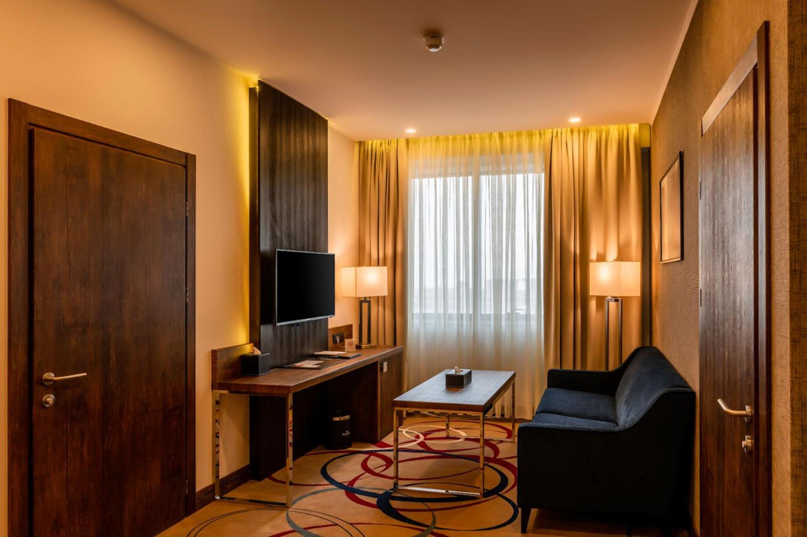 Two-Bedroom Superior Suite with Two King Beds photo 2