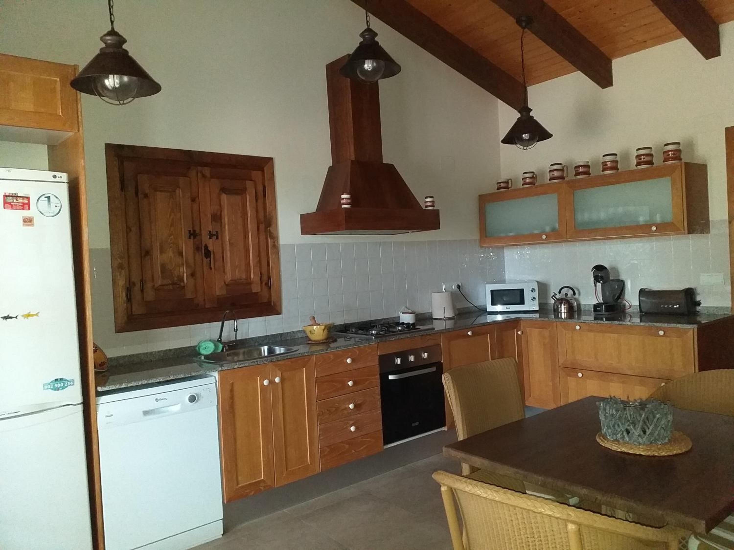 Four-Bedroom House - Photo 5