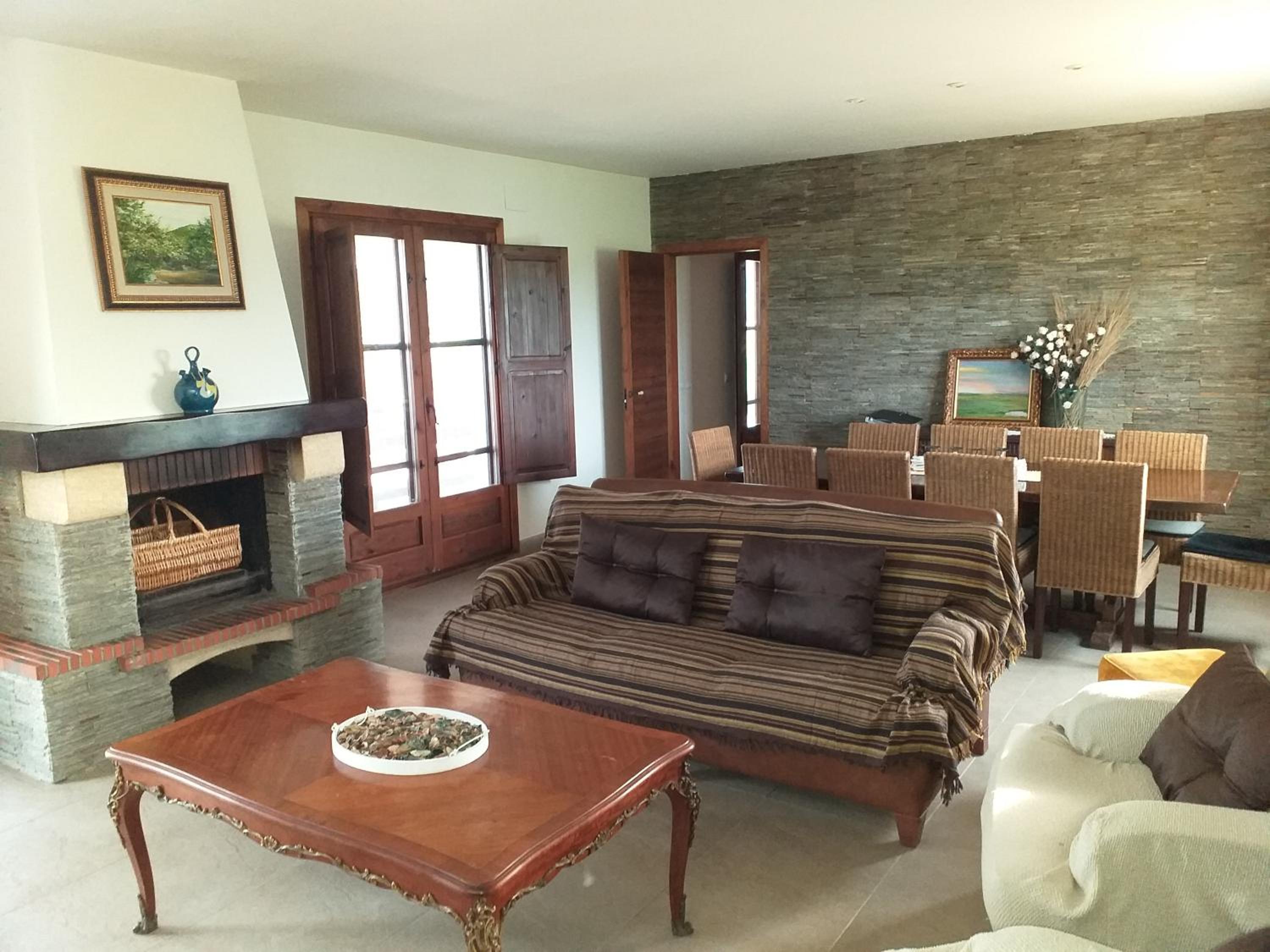 Four-Bedroom House - Photo 7