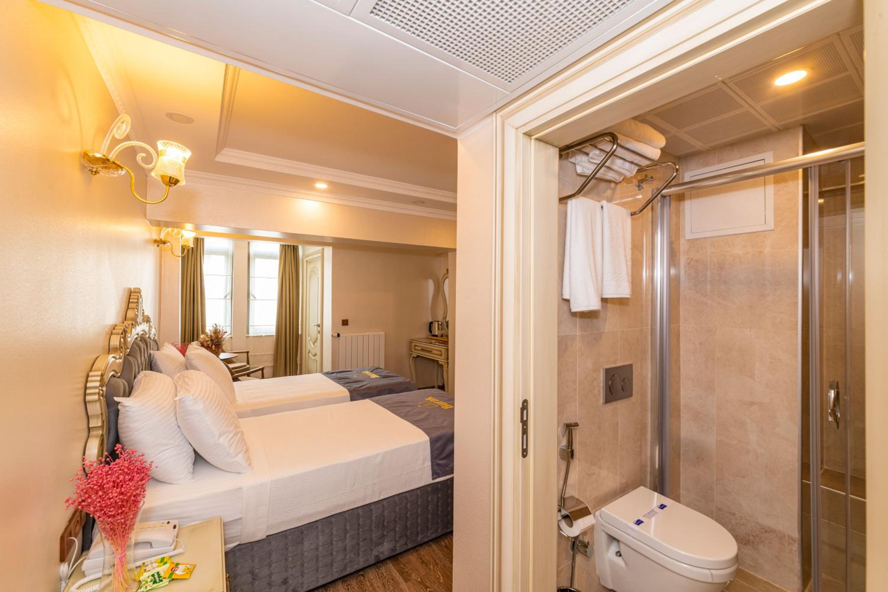Standard Double or Twin Room photo 3