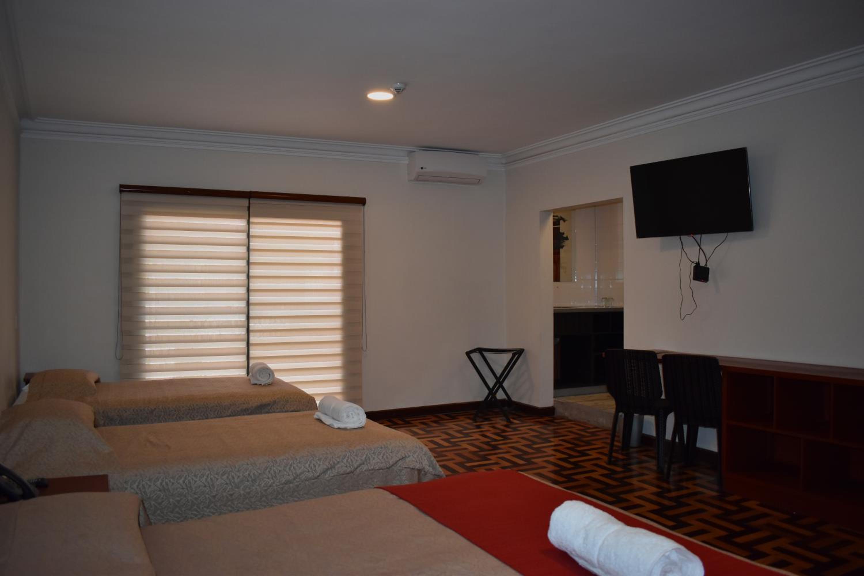 Family Room (4 Adults)