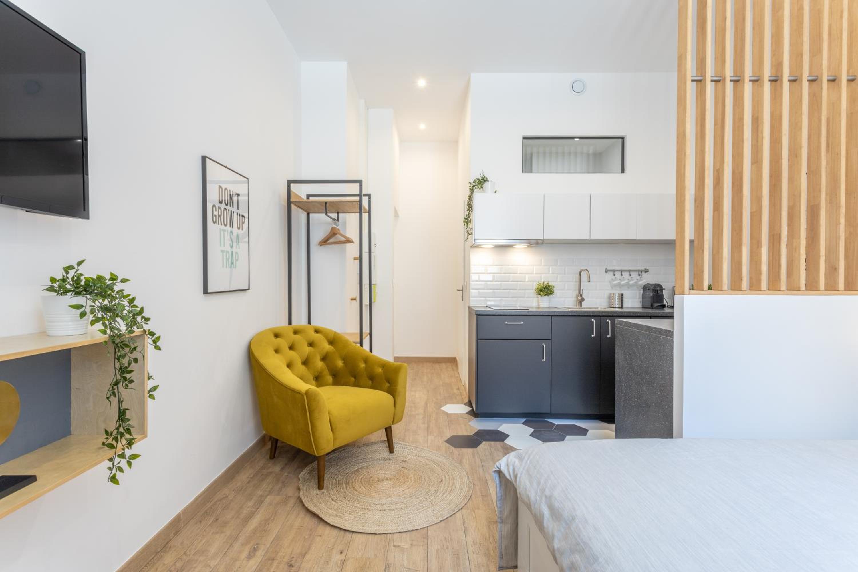 Superior Apartment - Photo 16