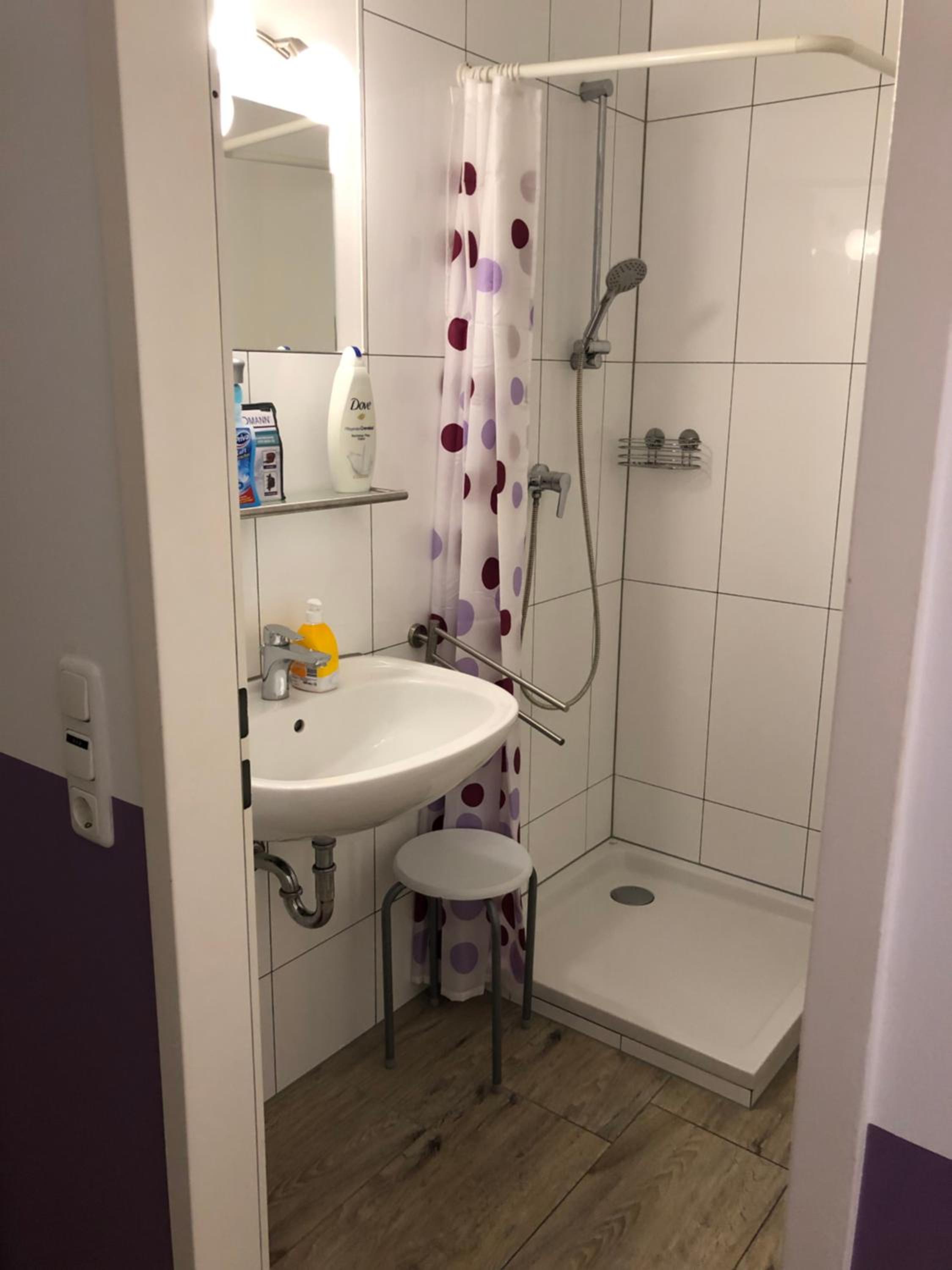 Small Double Room - Photo 2