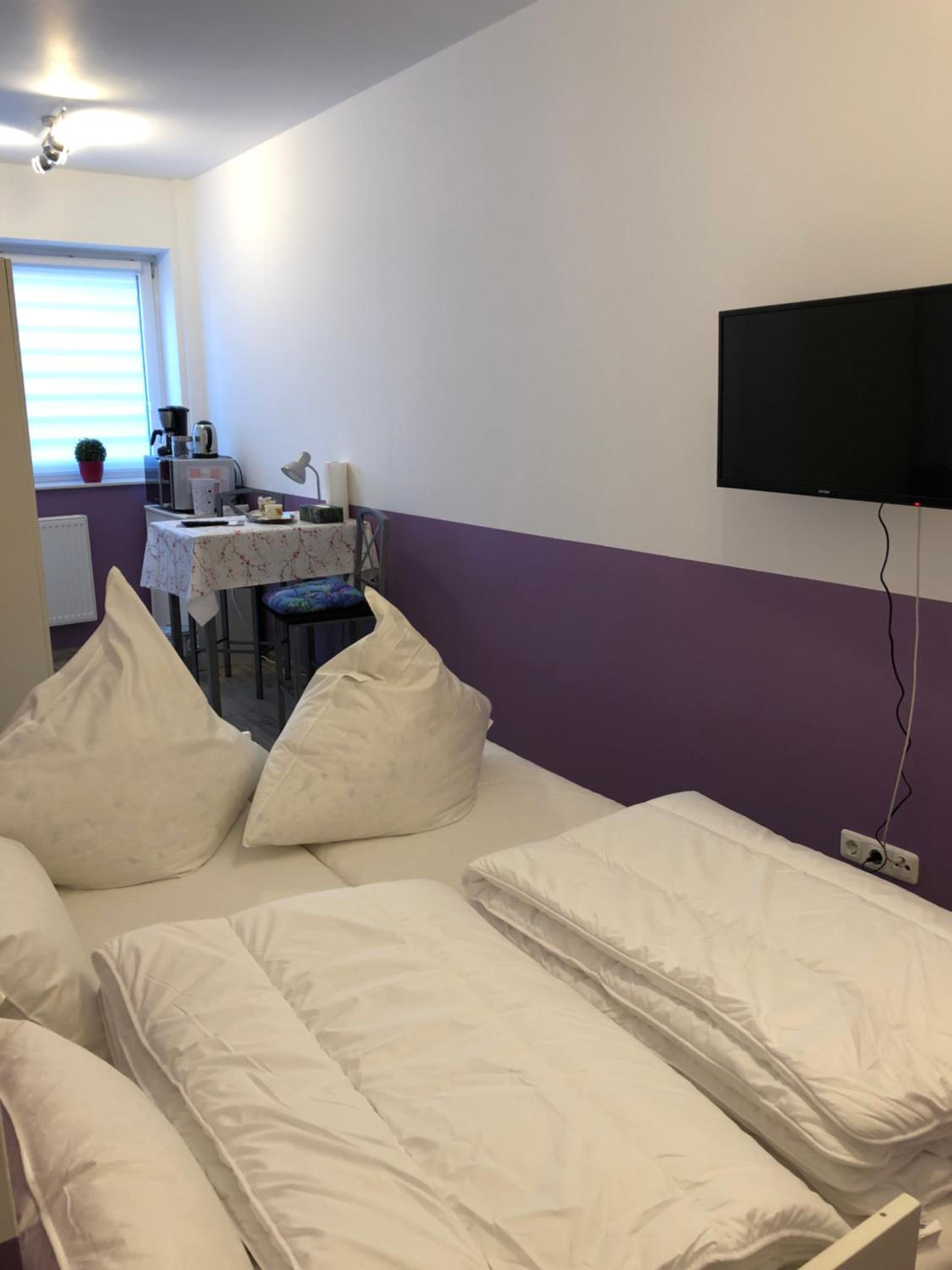Small Double Room - Photo 3