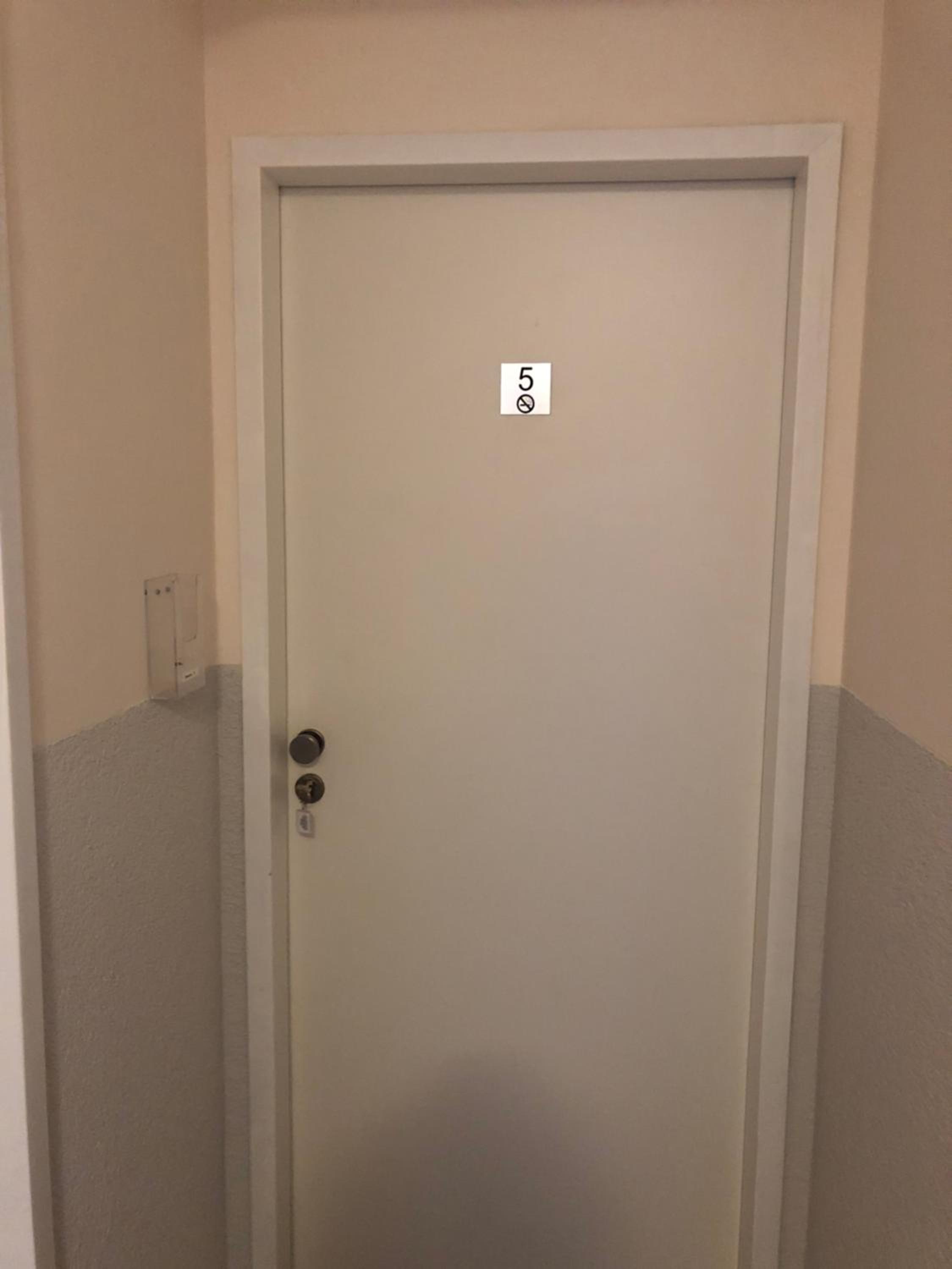 Small Double Room - Photo 9