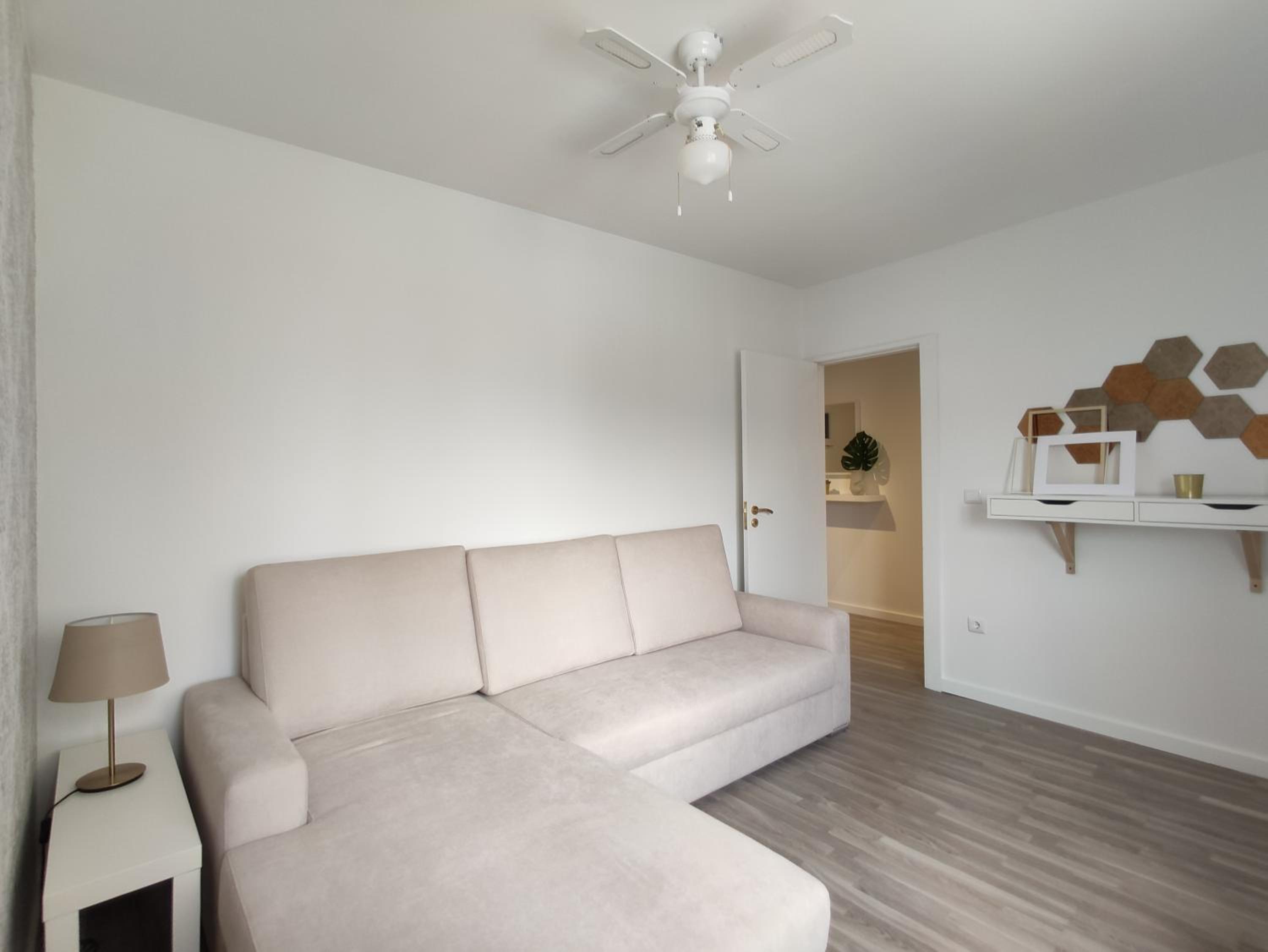 Apartment with Mountain View - Photo 14
