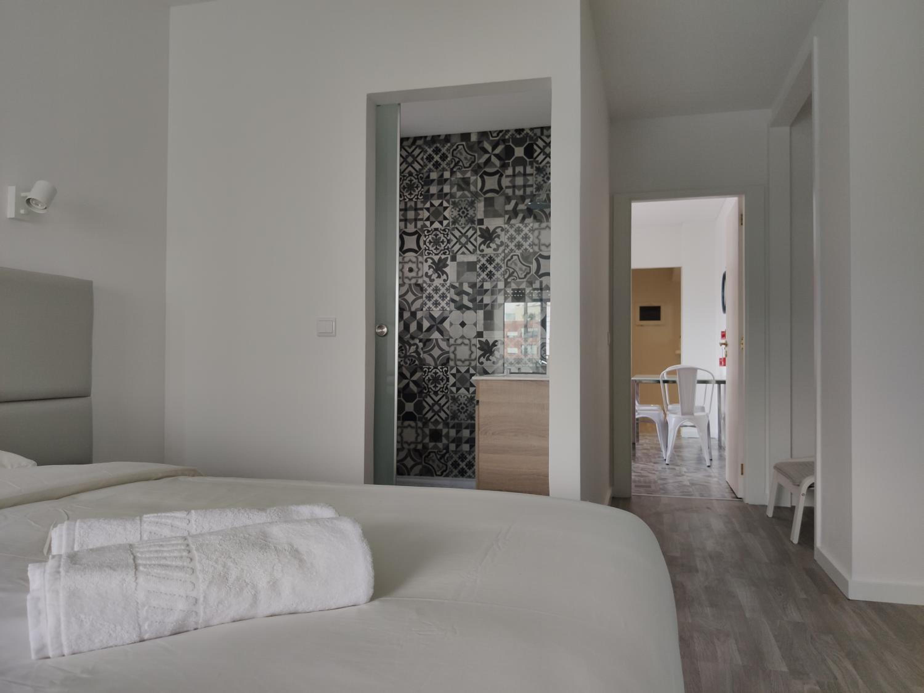 Apartment with Mountain View - Photo 11