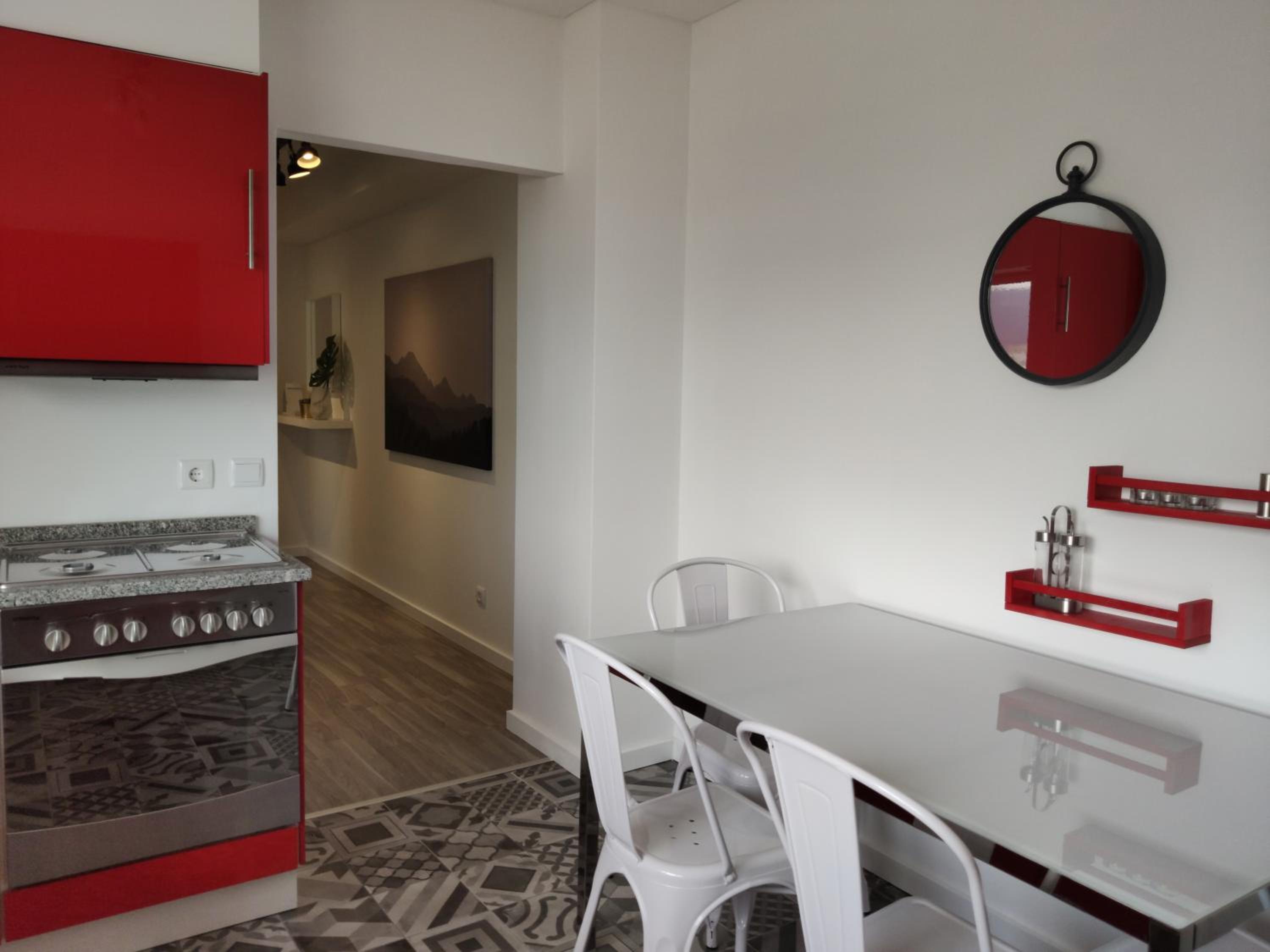 Apartment with Mountain View - Photo 12