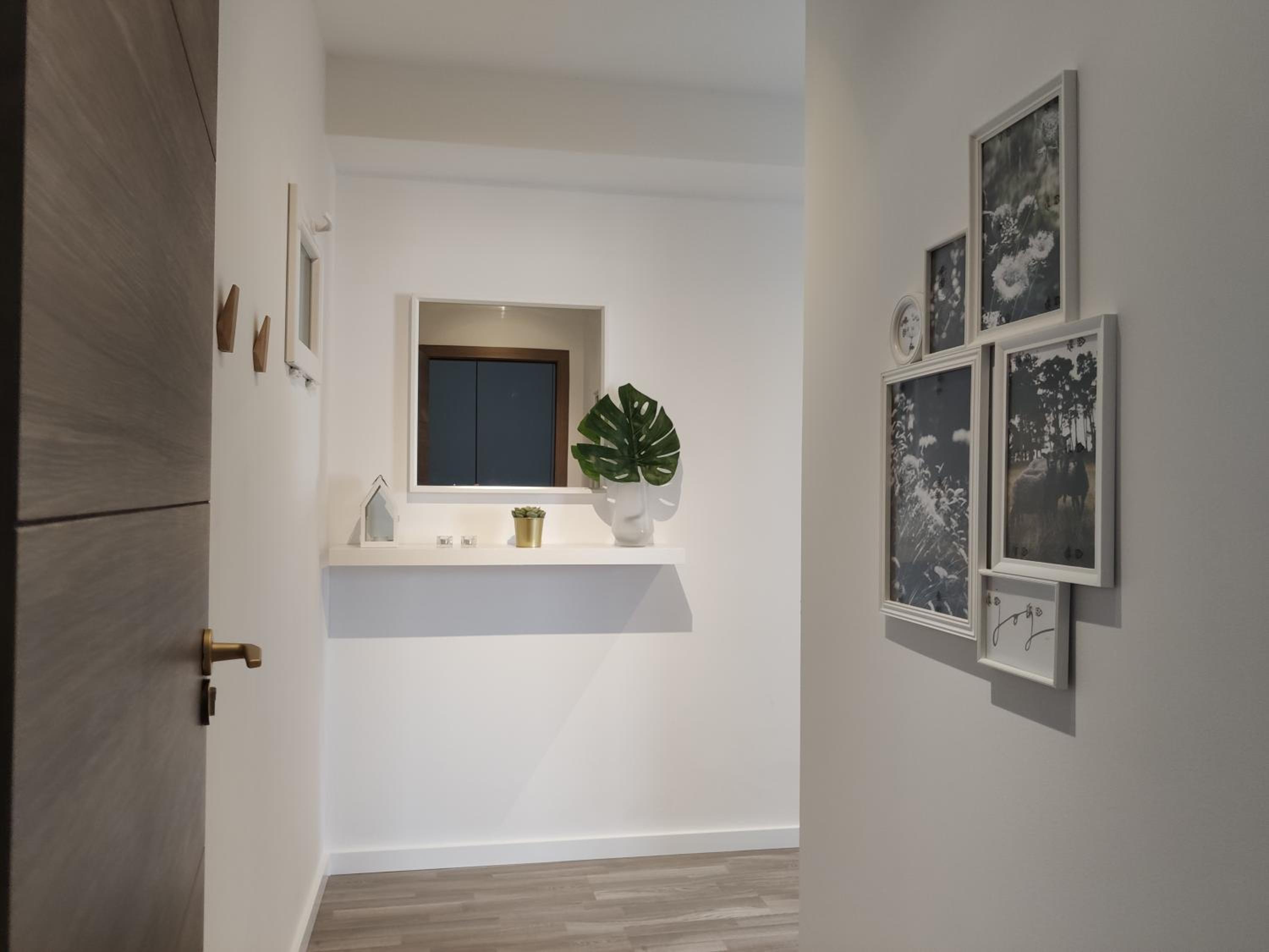 Apartment with Mountain View - Photo 3