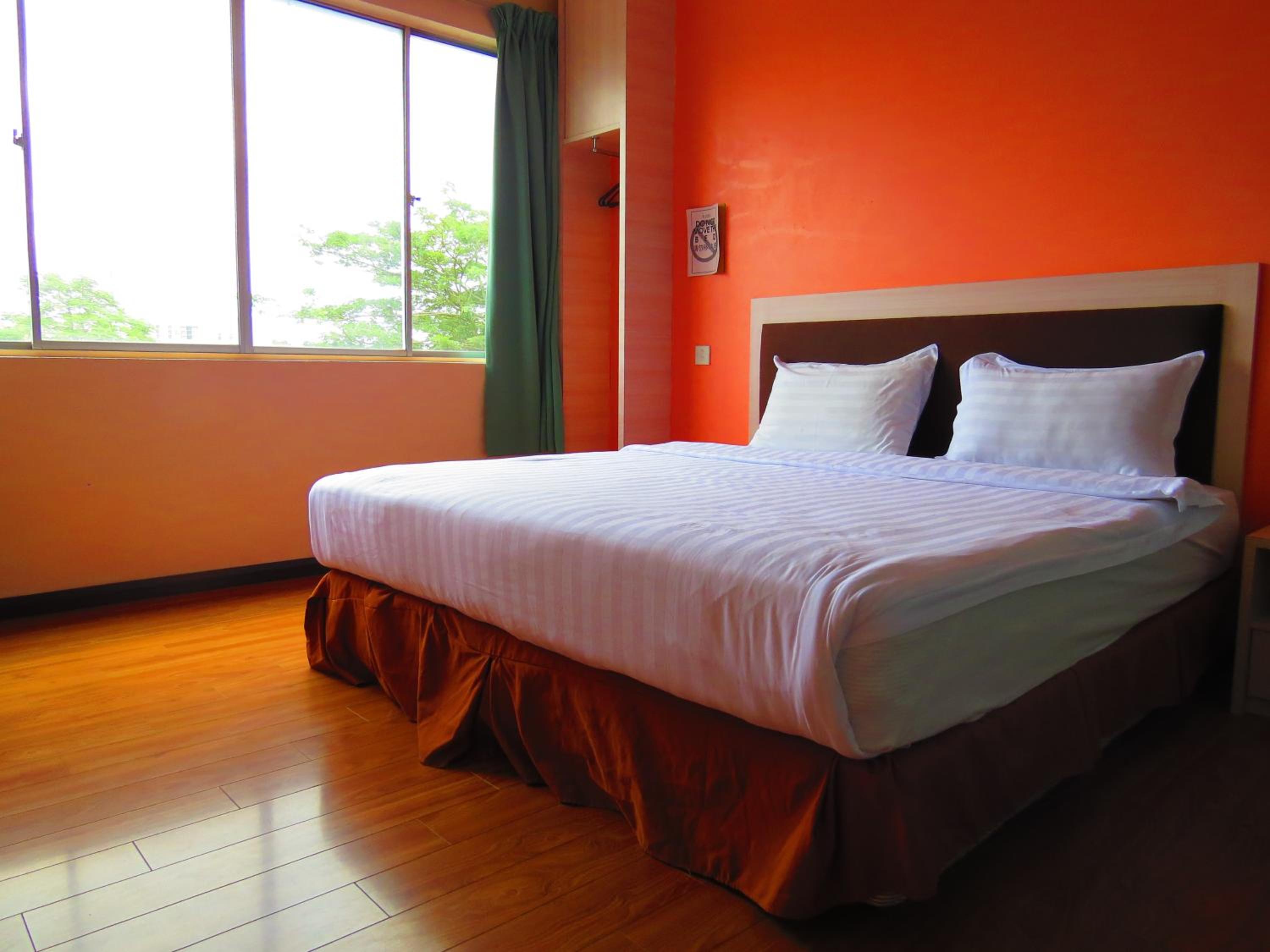 Deluxe King Room photo 2