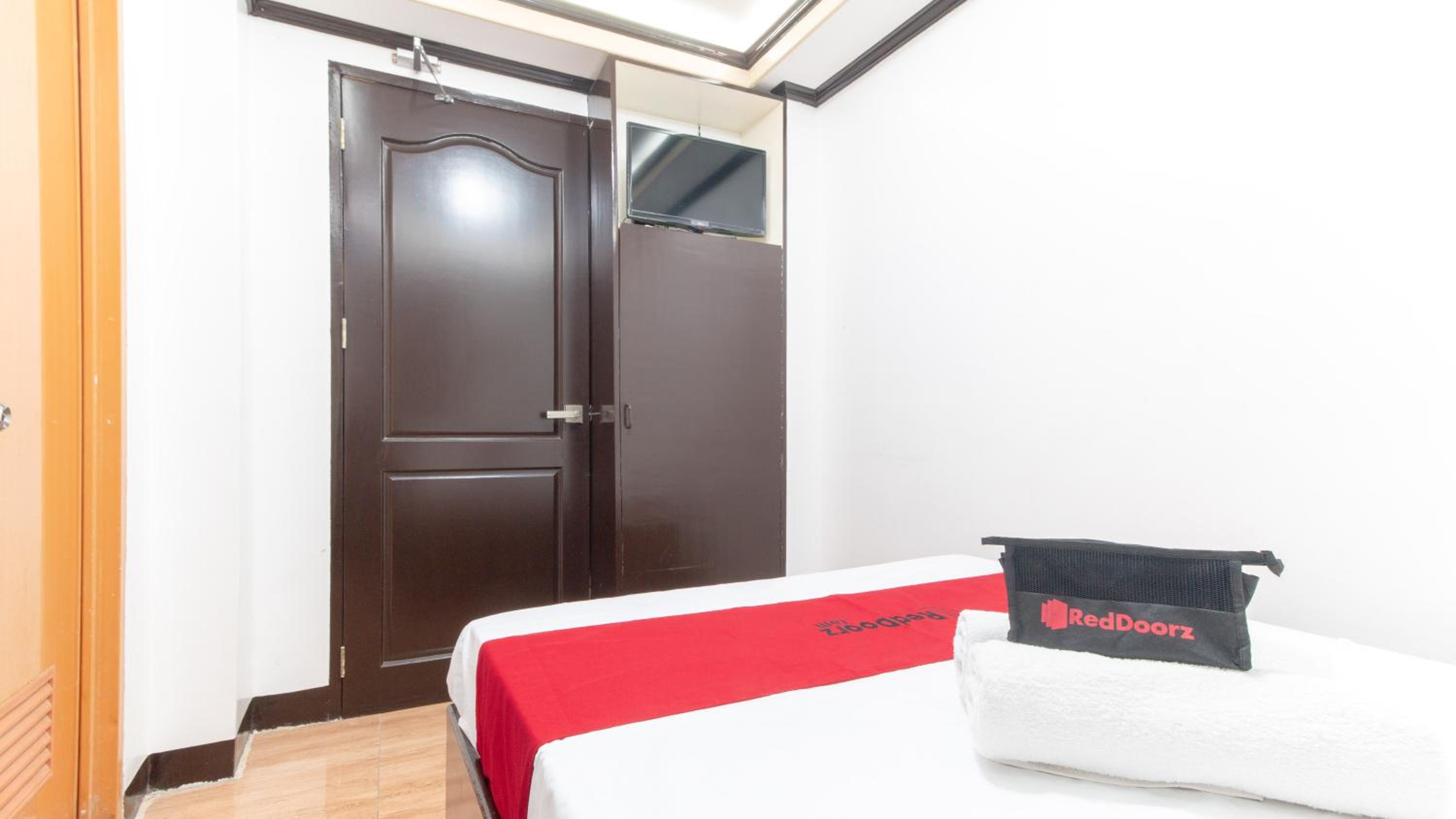 Standard Double Room - Photo 9