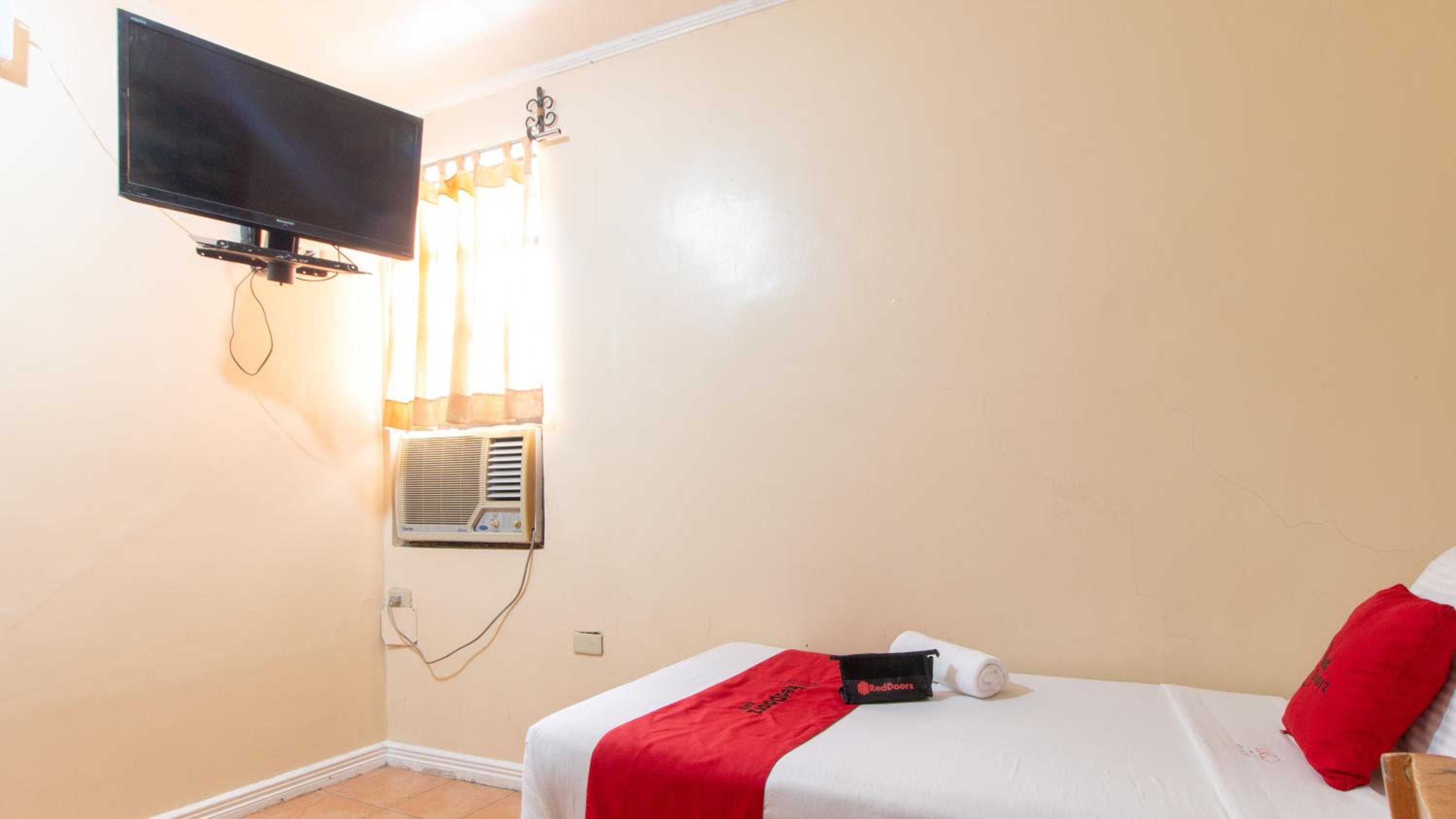 Twin Room - Photo 2