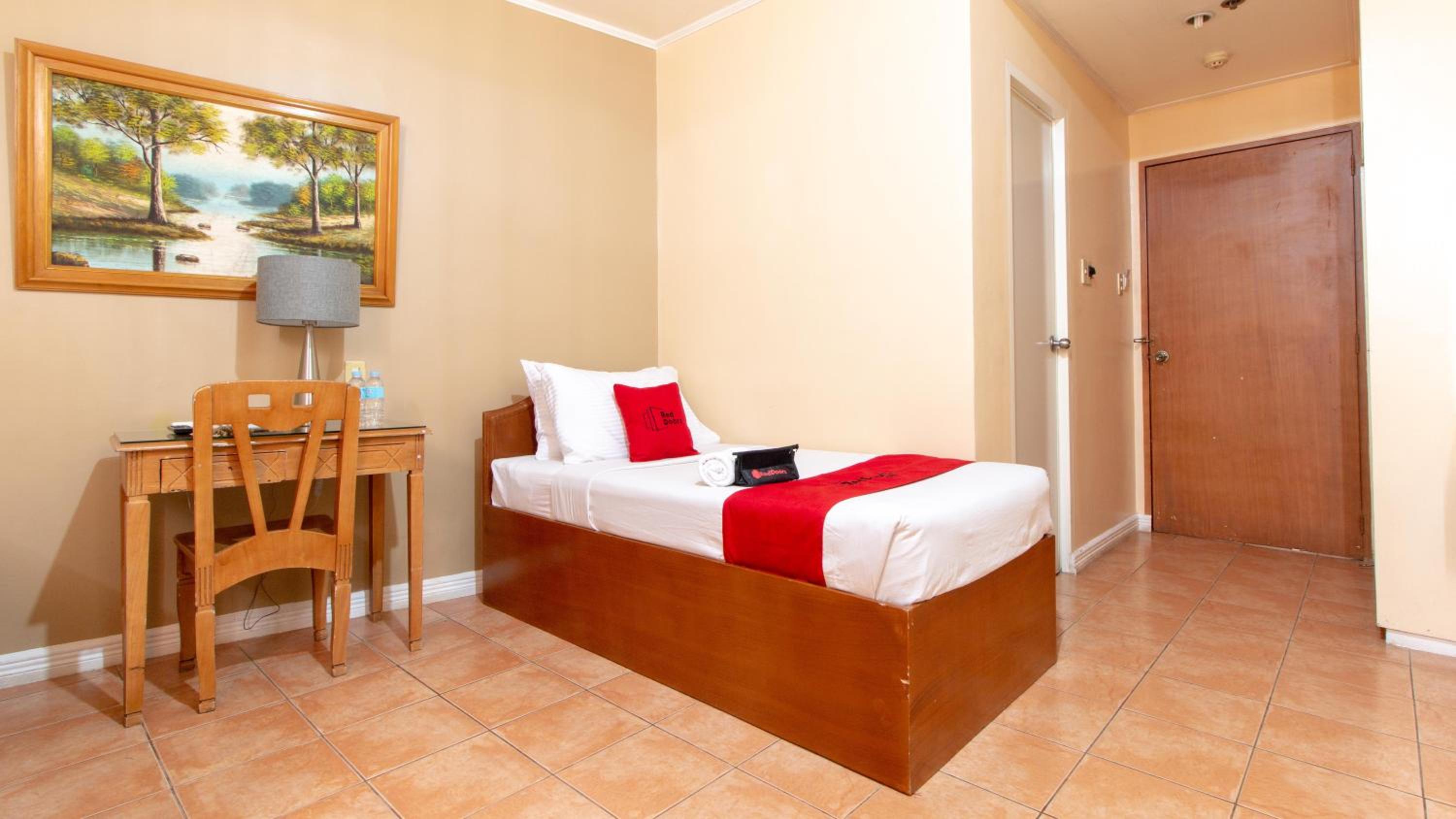 Twin Room - Photo 9