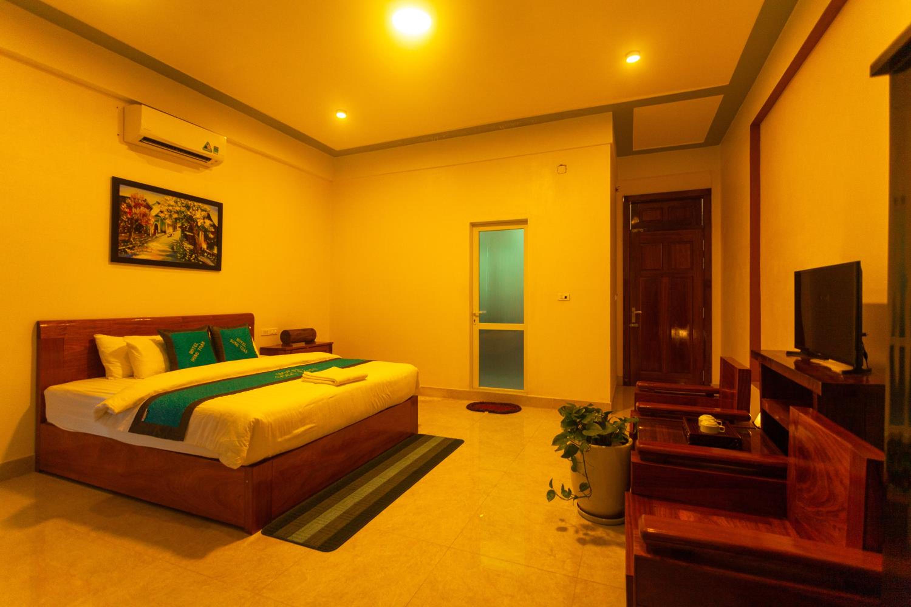 King Room with Balcony photo 3
