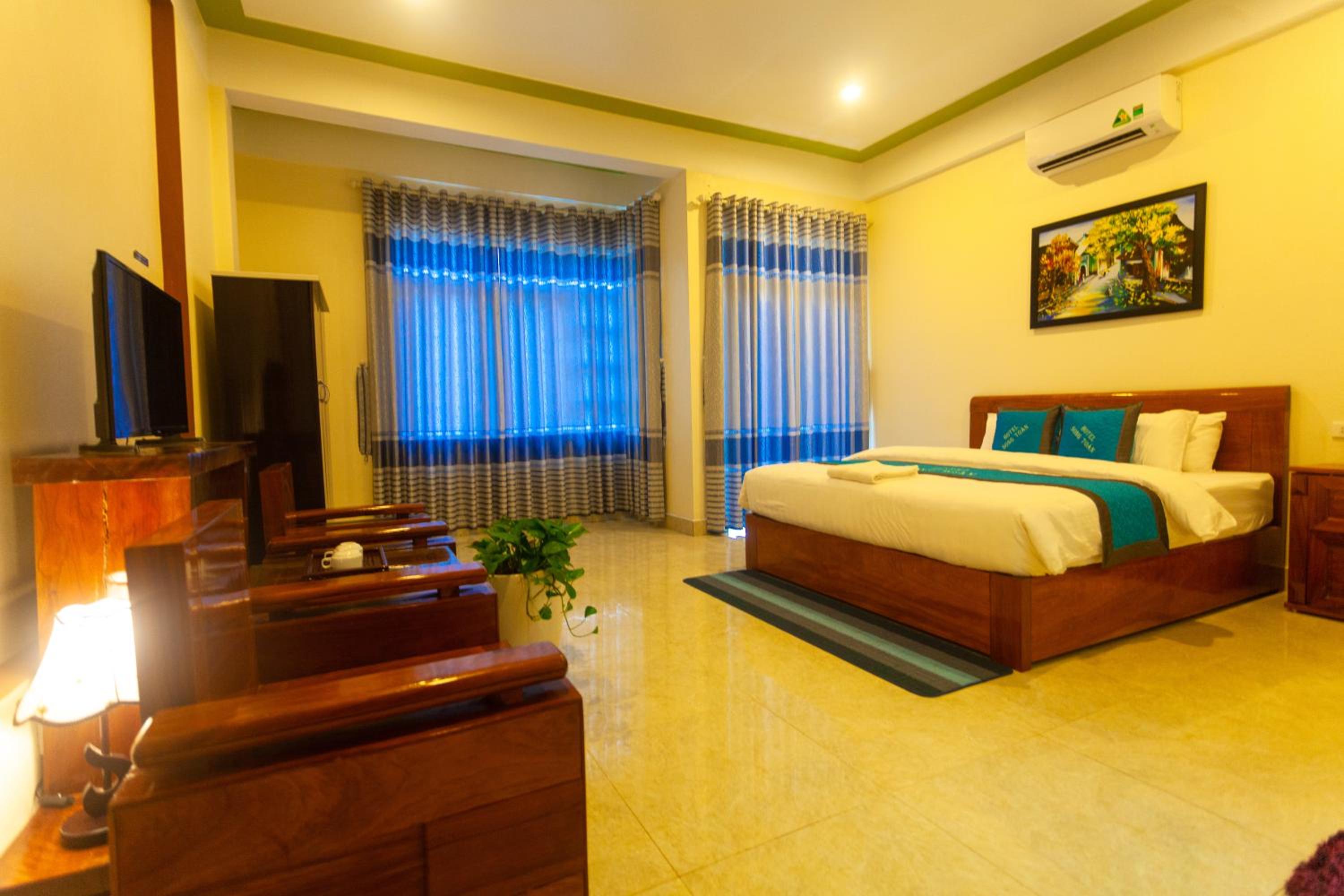 King Room with Balcony photo 2