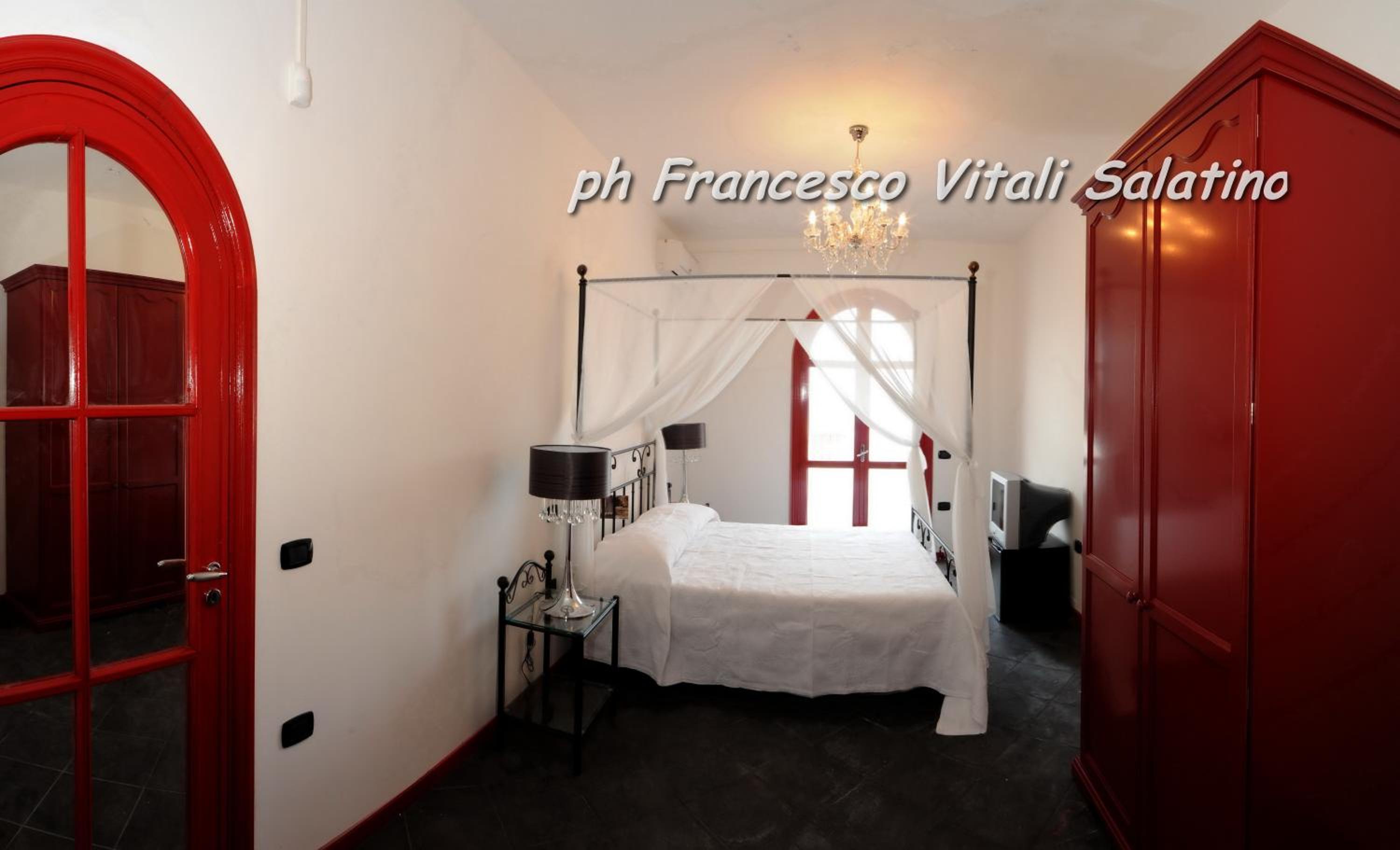 Studio Apartment photo 1