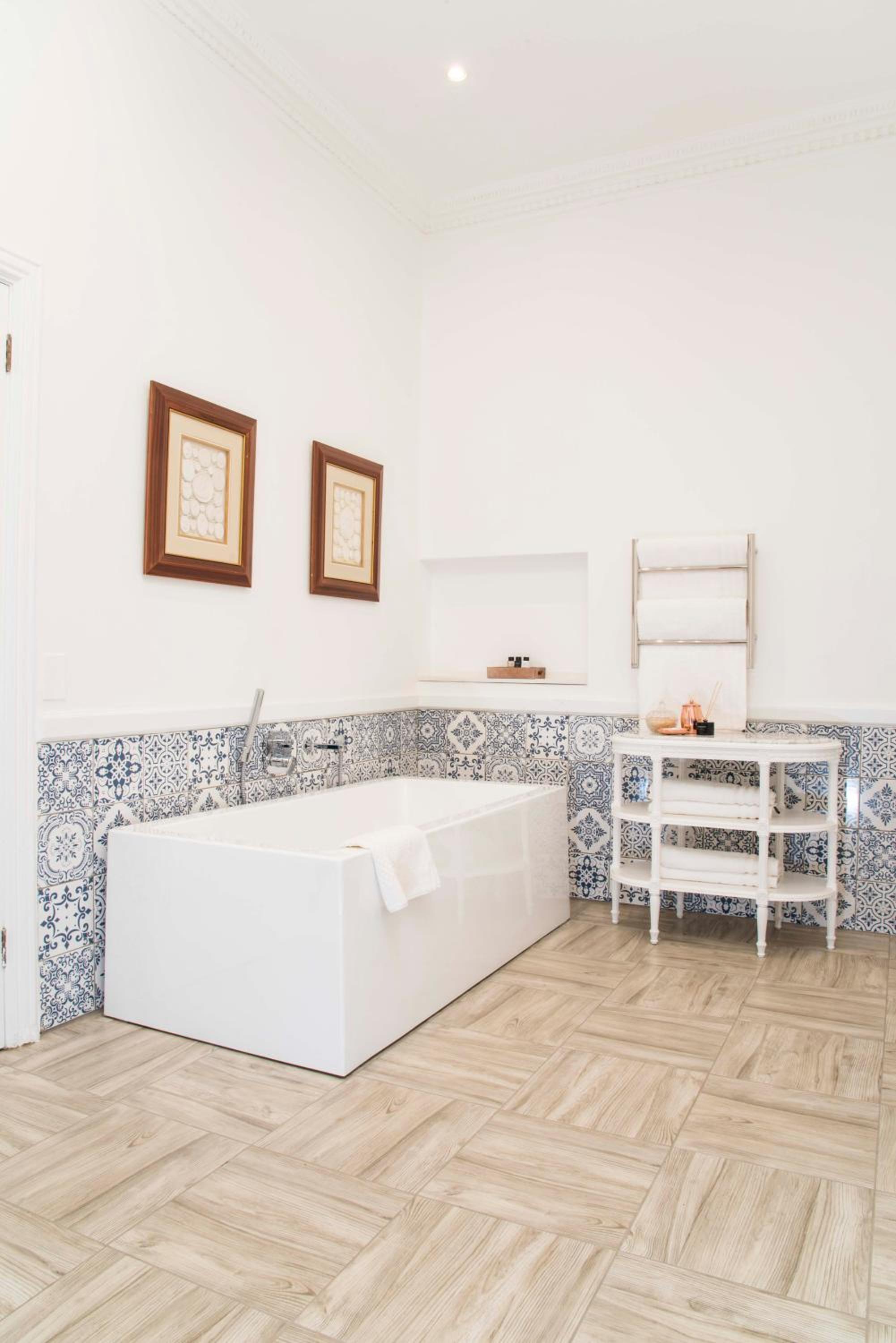Courtyard Suites