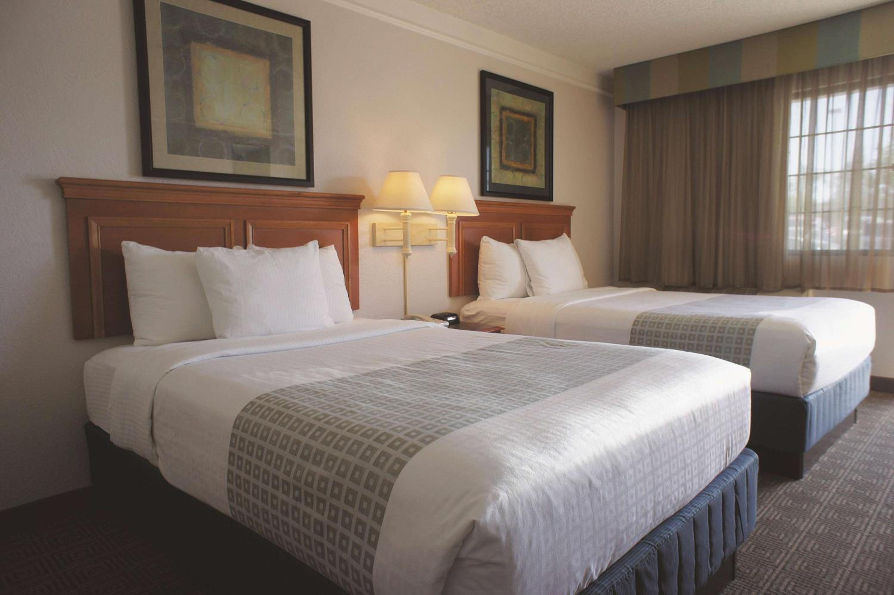 Double Room with Two Double Beds - Photo 4