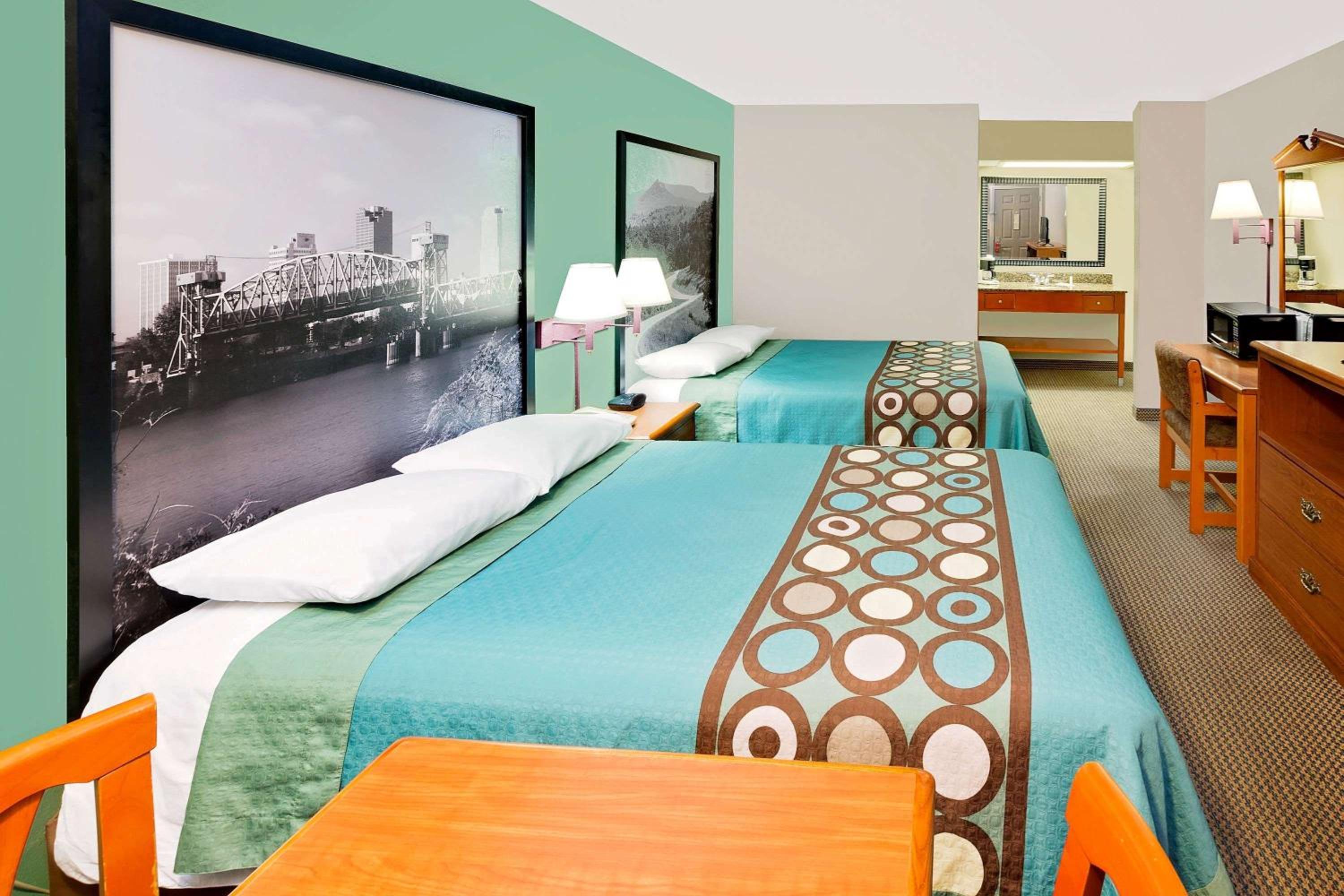 Double Room with Two Double Beds - Non-Smoking - Photo 9