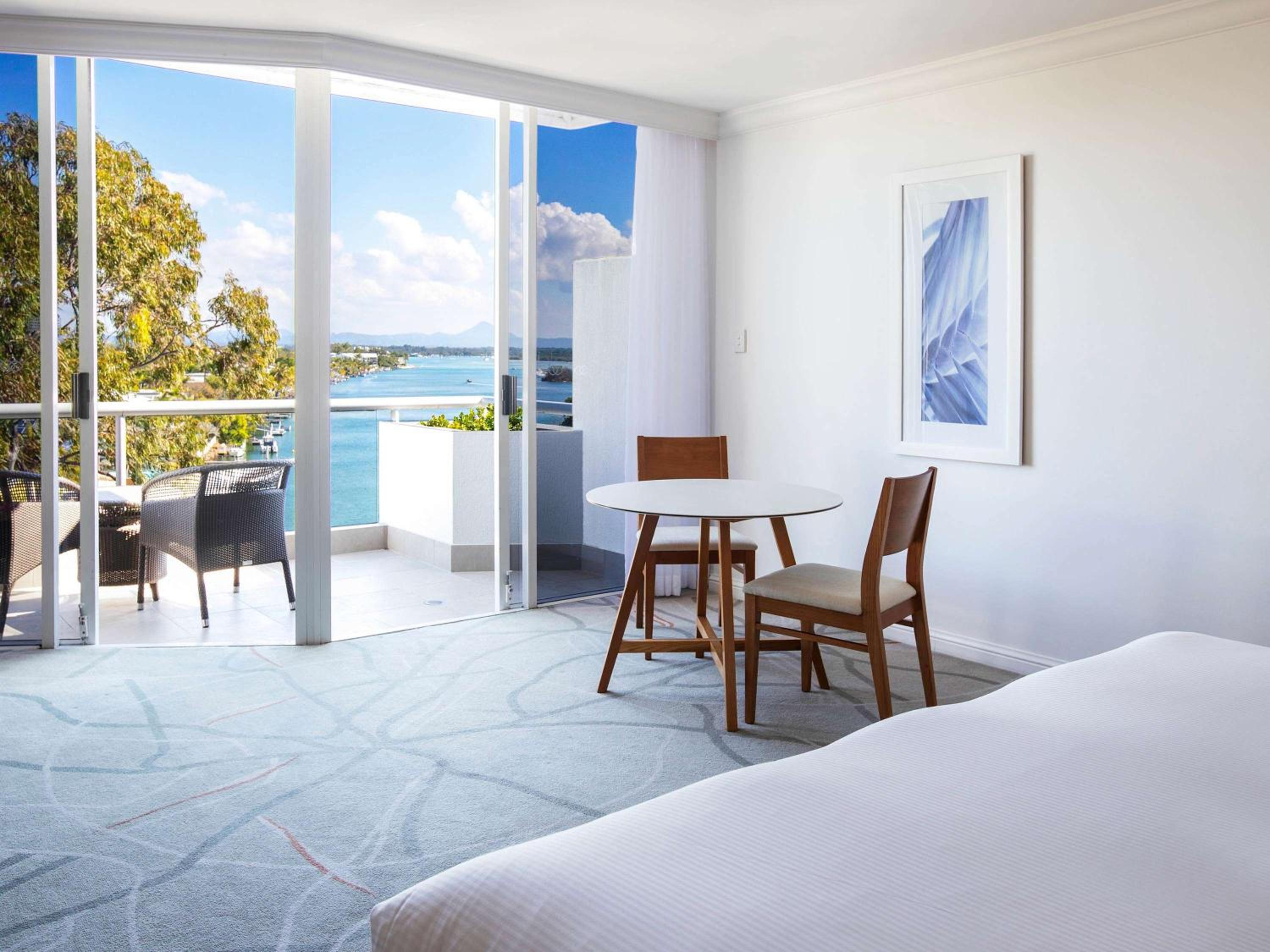 Panoramic River View Junior Suite King - Photo 2