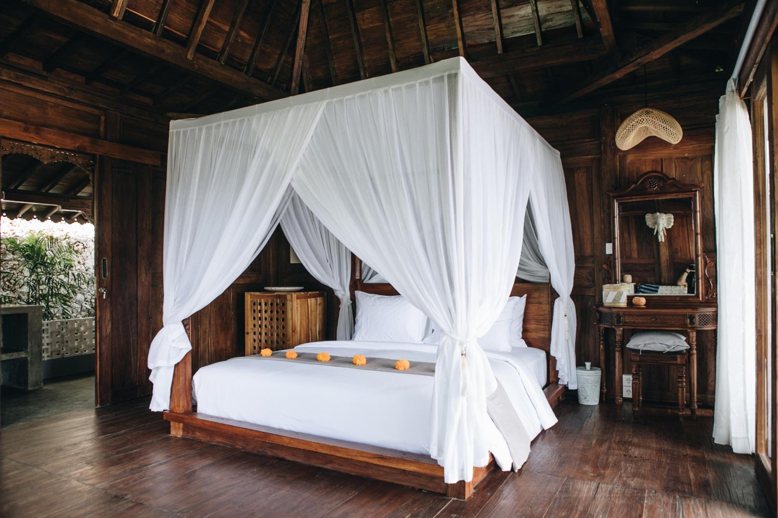 Romantic House - Photo 2