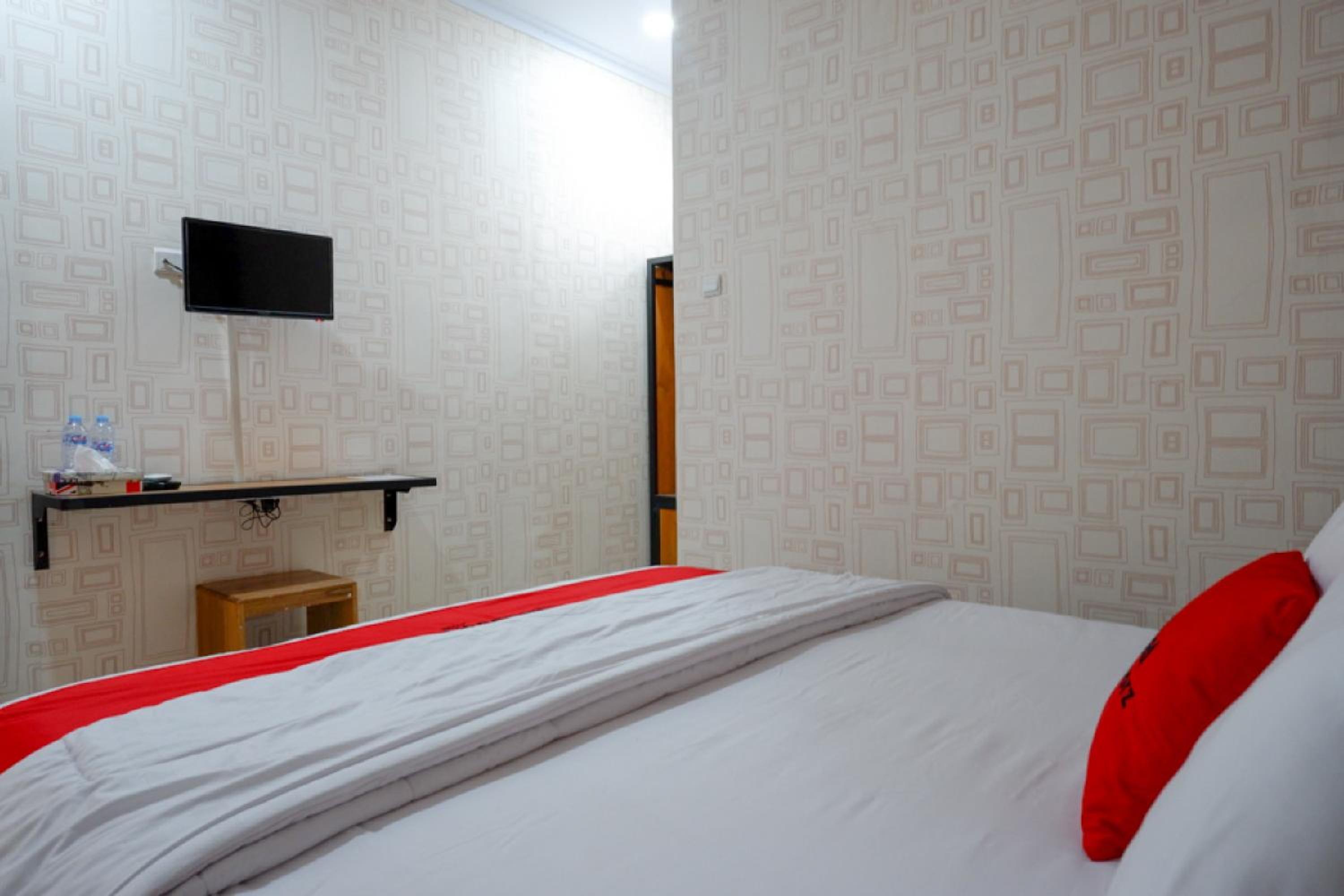 Double Room - Photo 11