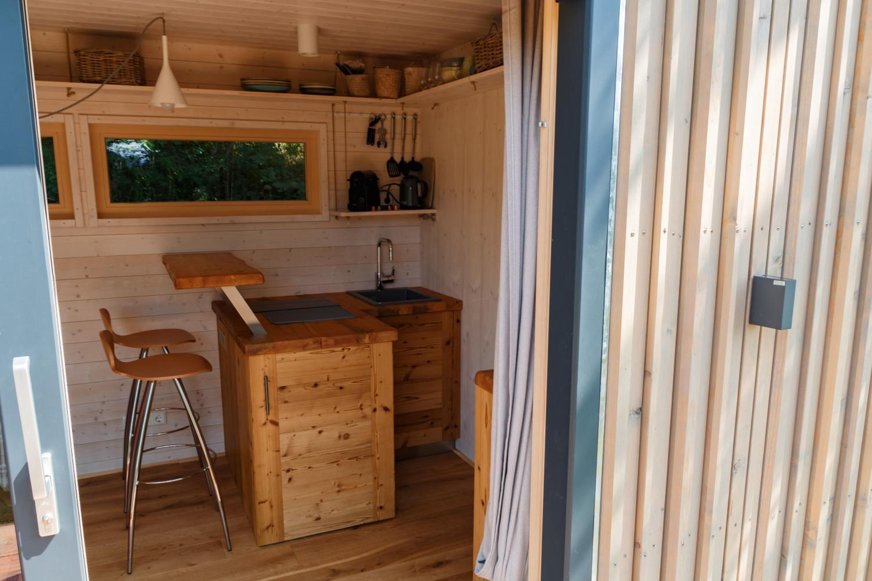 Mobile Home photo 2