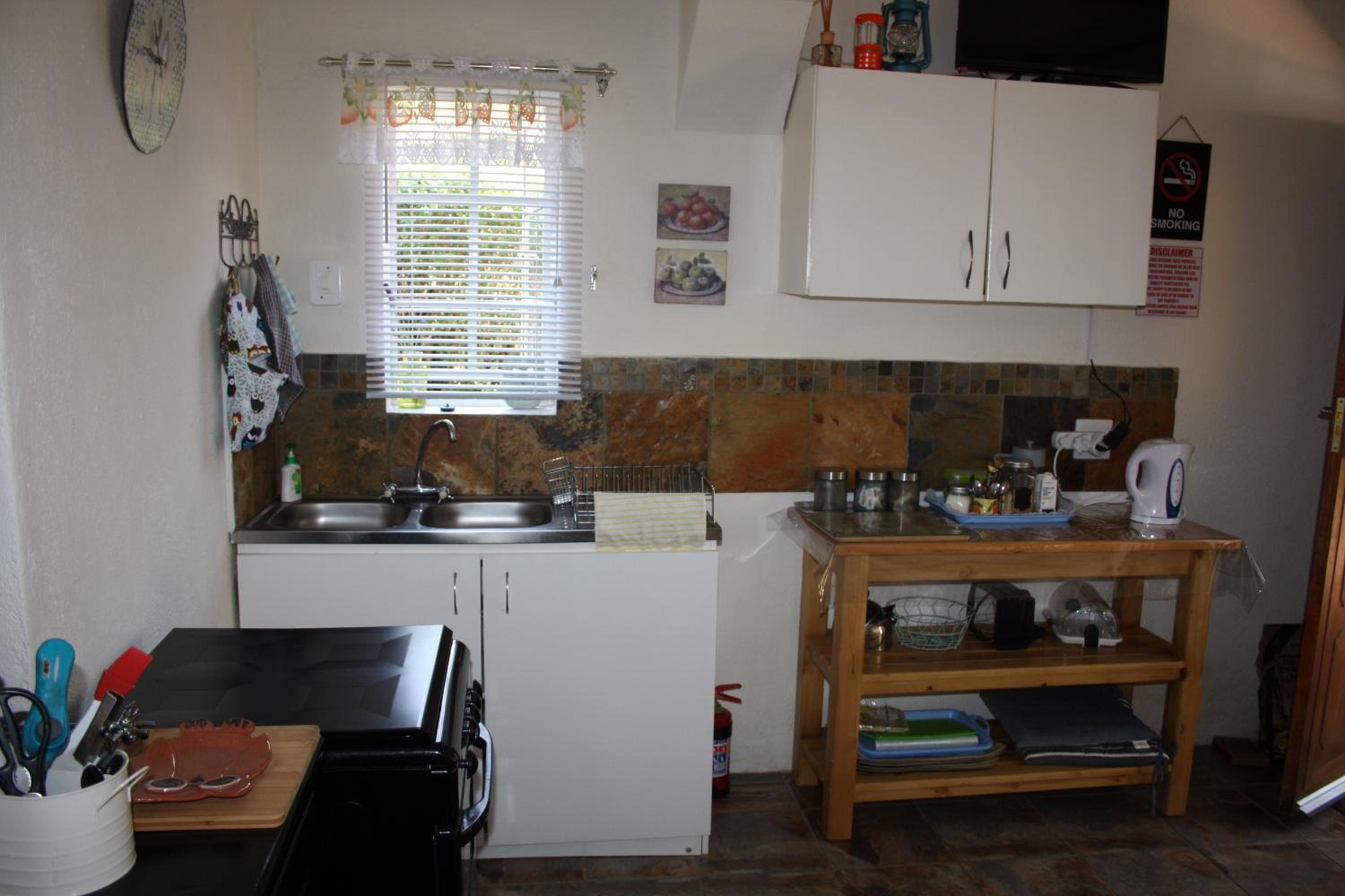 Standard Twin Room with Garden View - Photo 10