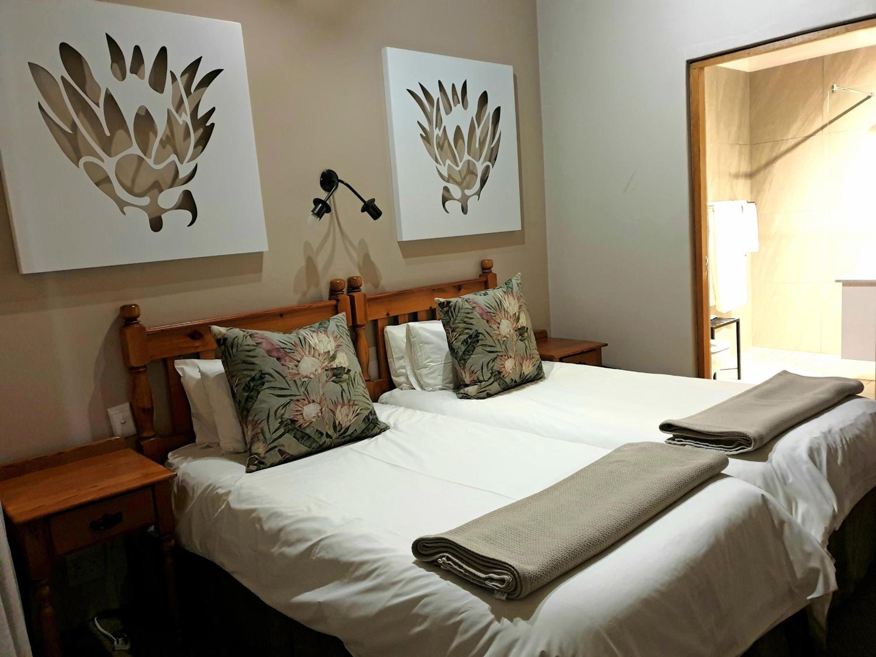Two-Bedroom Suite - Photo 6