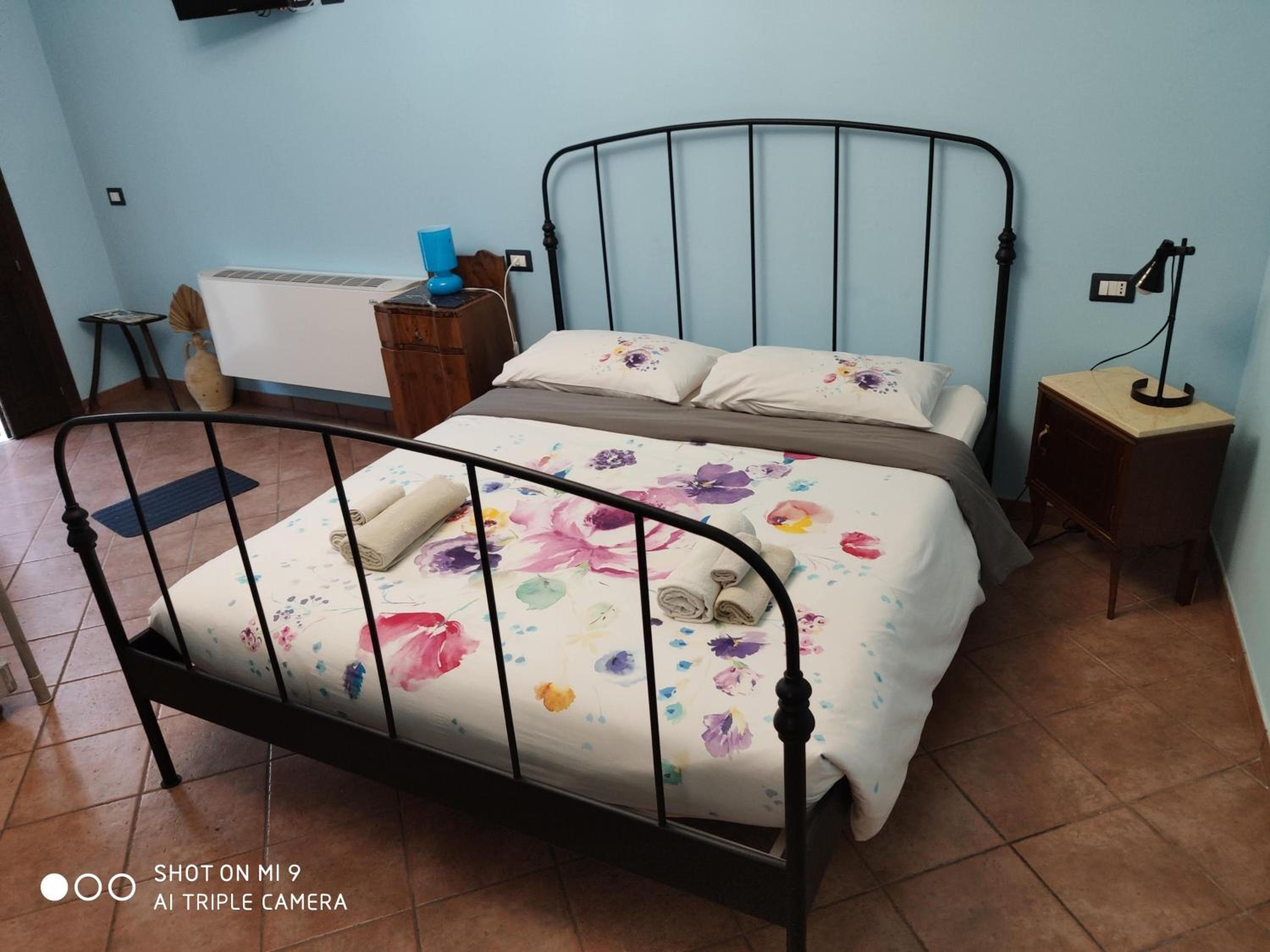 Double Room - Photo 12