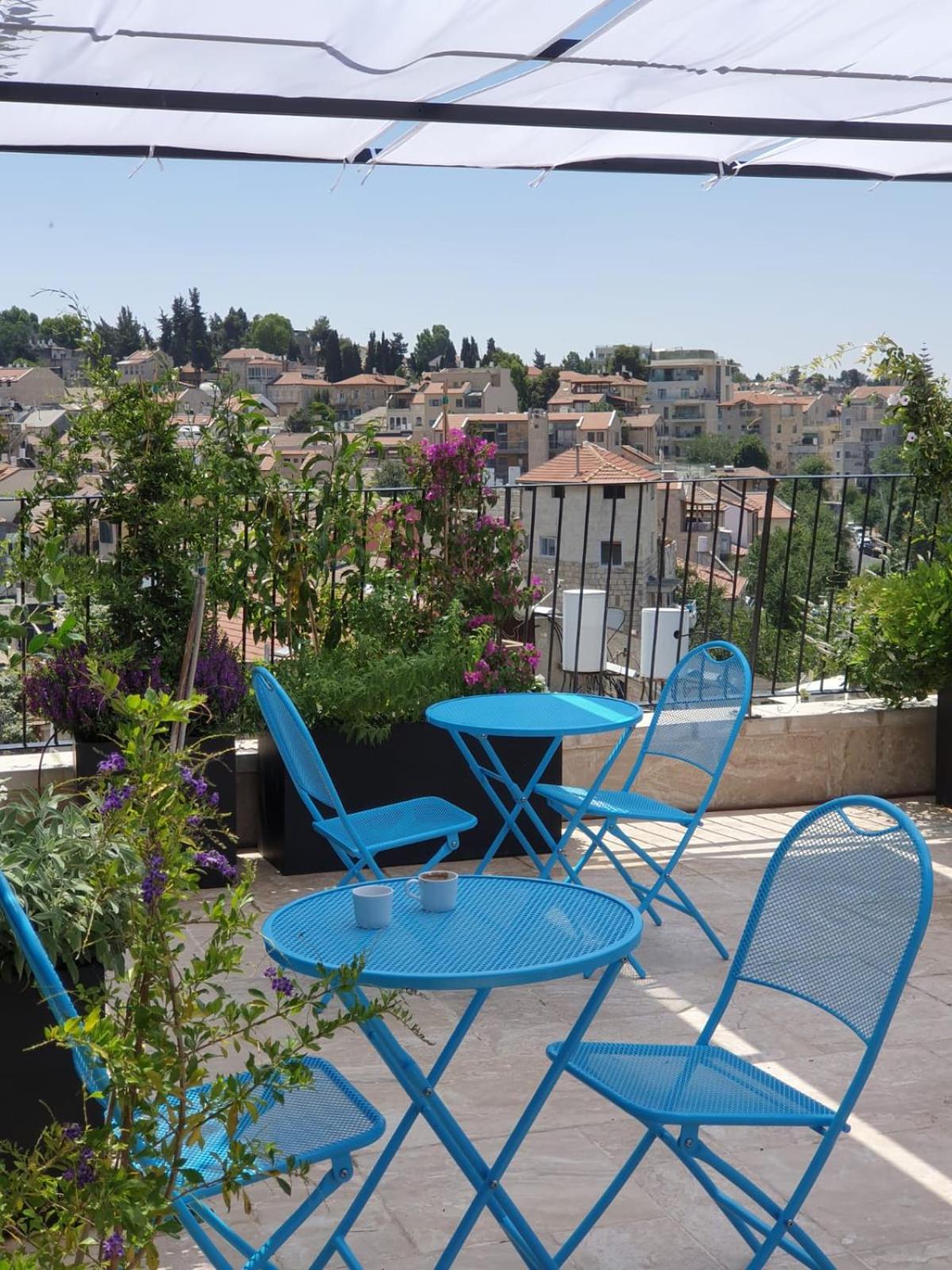 Suite with Balcony - Photo 16