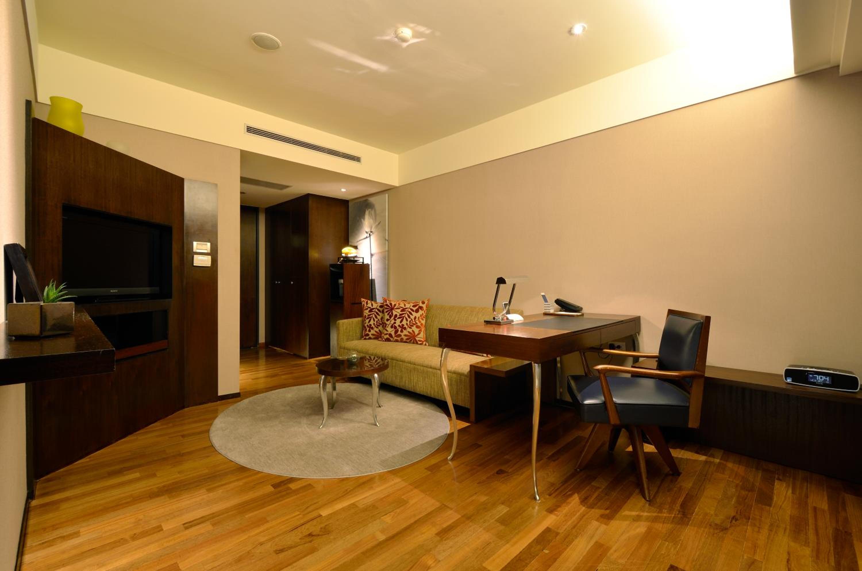 Deluxe Suite