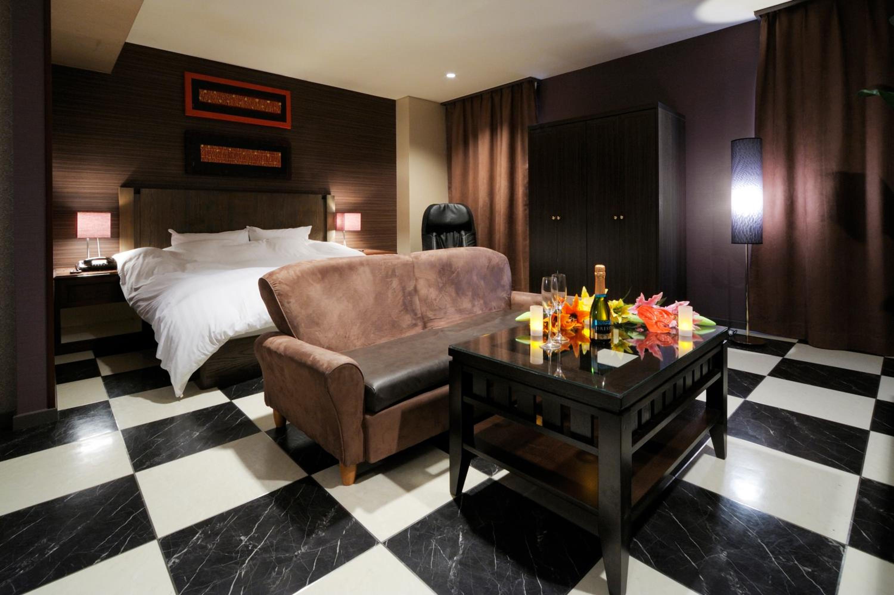 Double Room - Smoking - Photo 1
