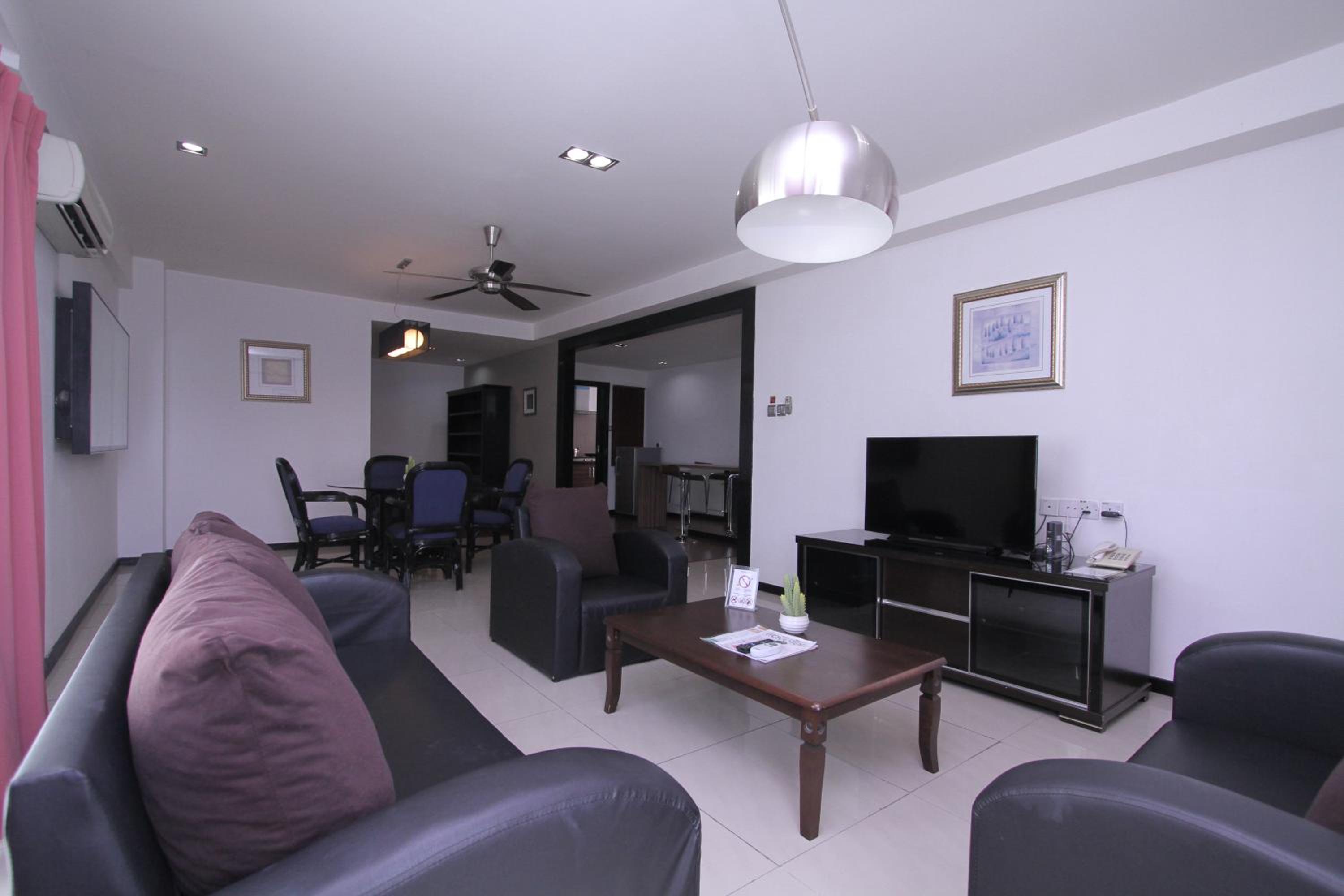 Three-Bedroom Apartment - Photo 13