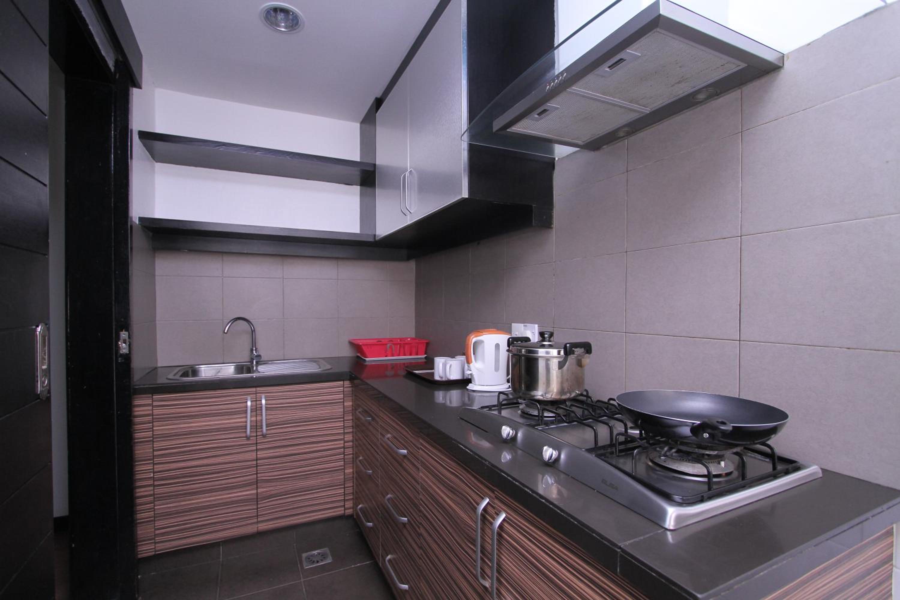 Three-Bedroom Apartment - Photo 9