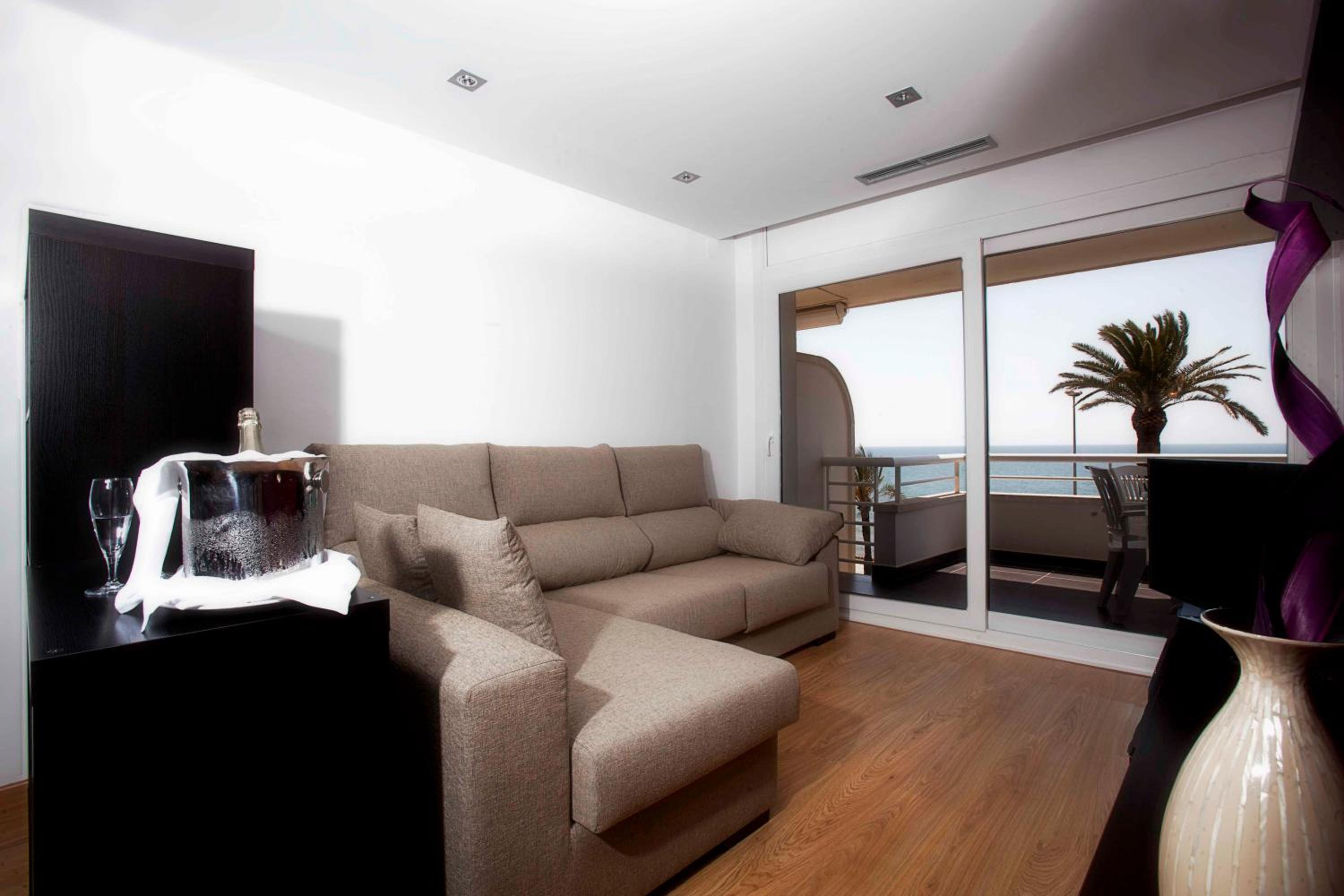 Apartamento de dos habitaciones con vista al mar