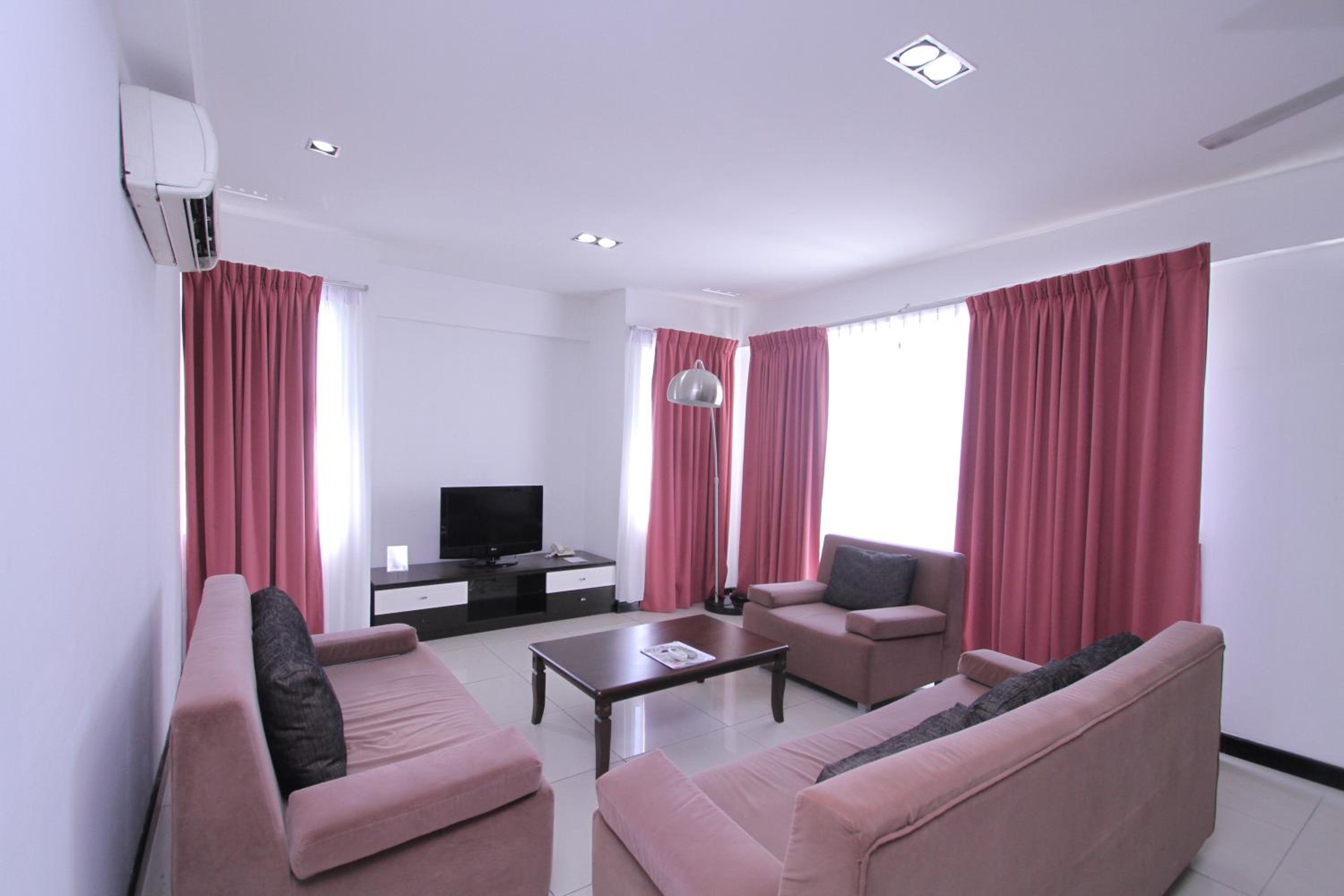 Three-Bedroom Apartment - Photo 7