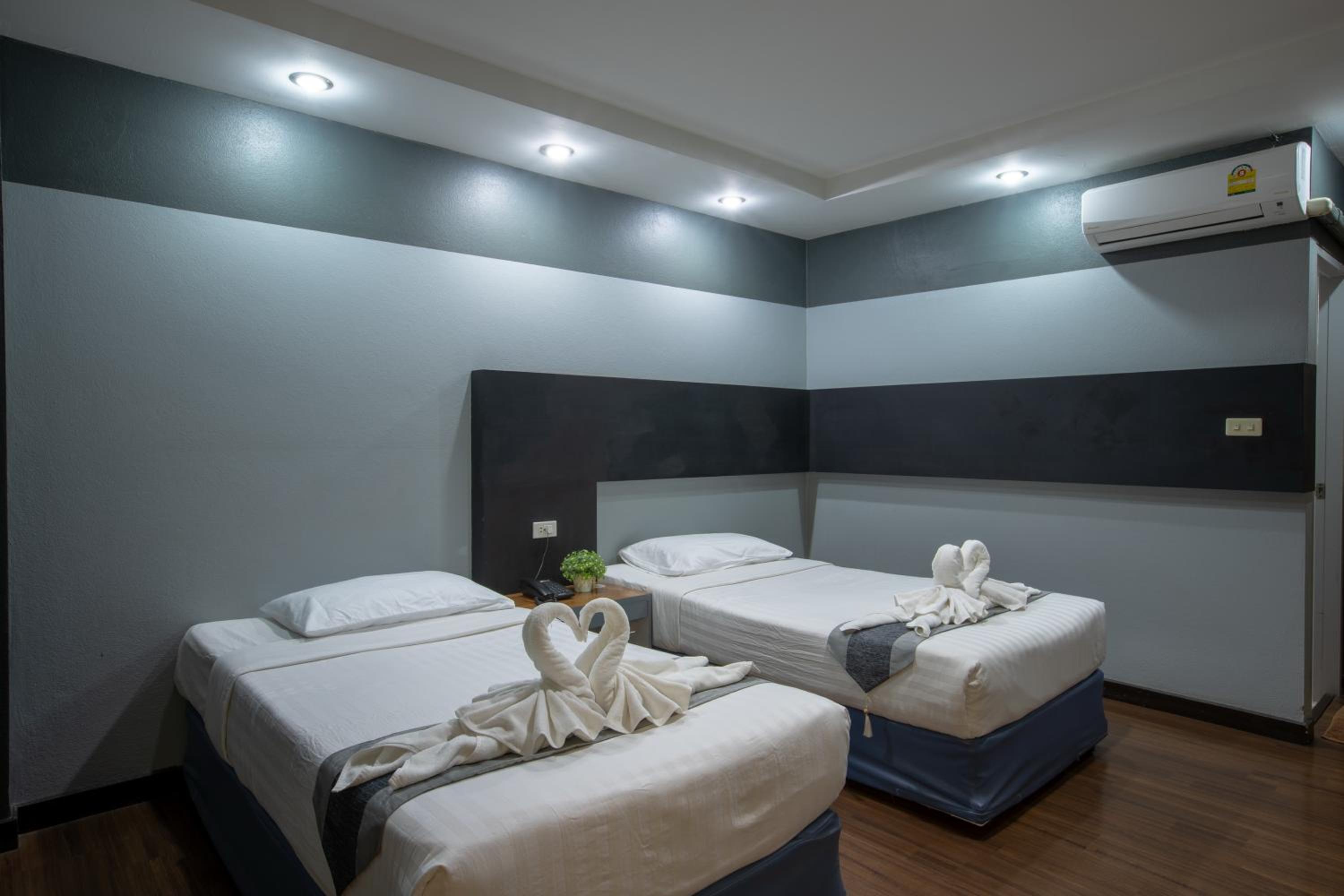 Standard Twin Room photo 3