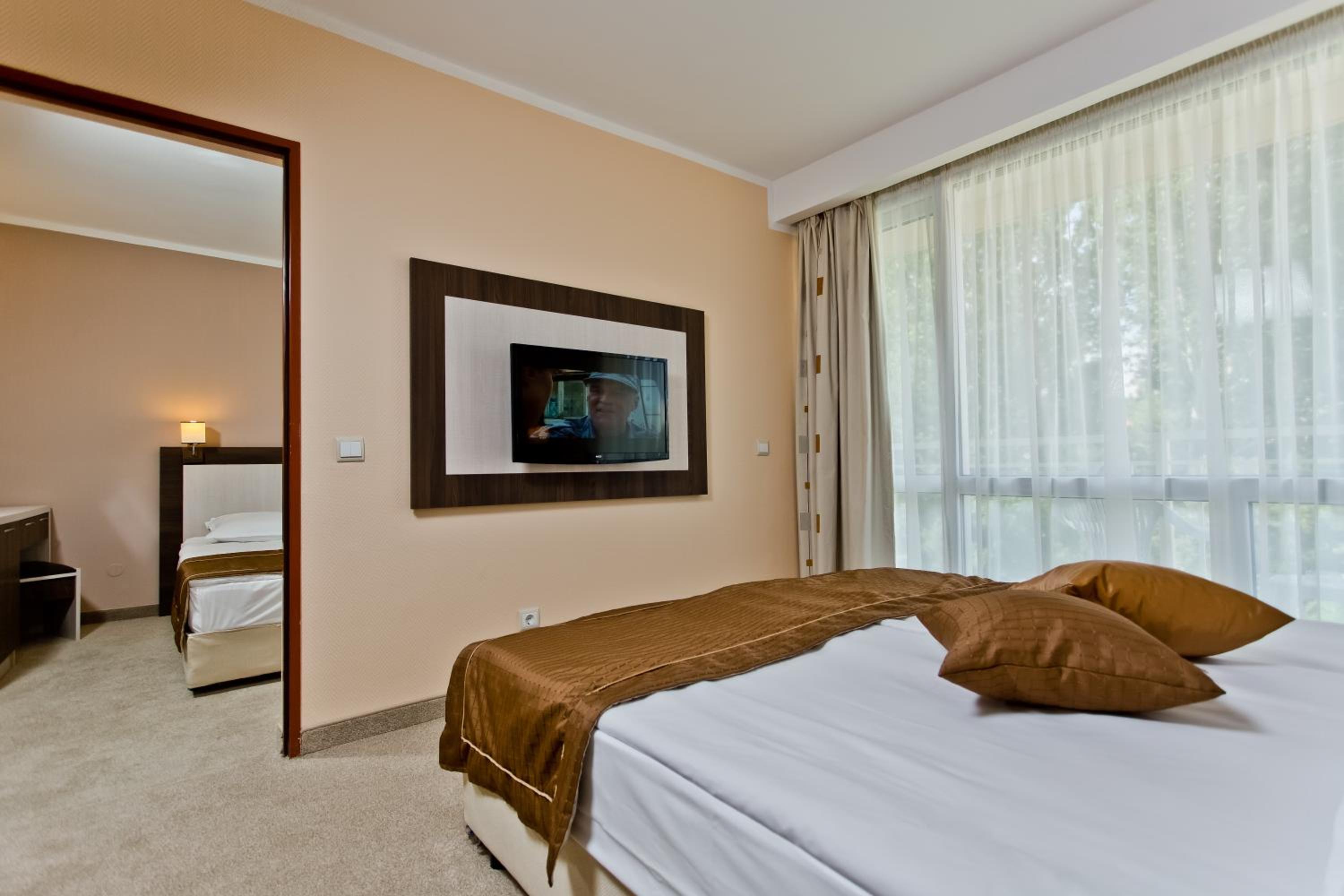 Family Suite (2 Adults + 2 Children up to 11 y.o)